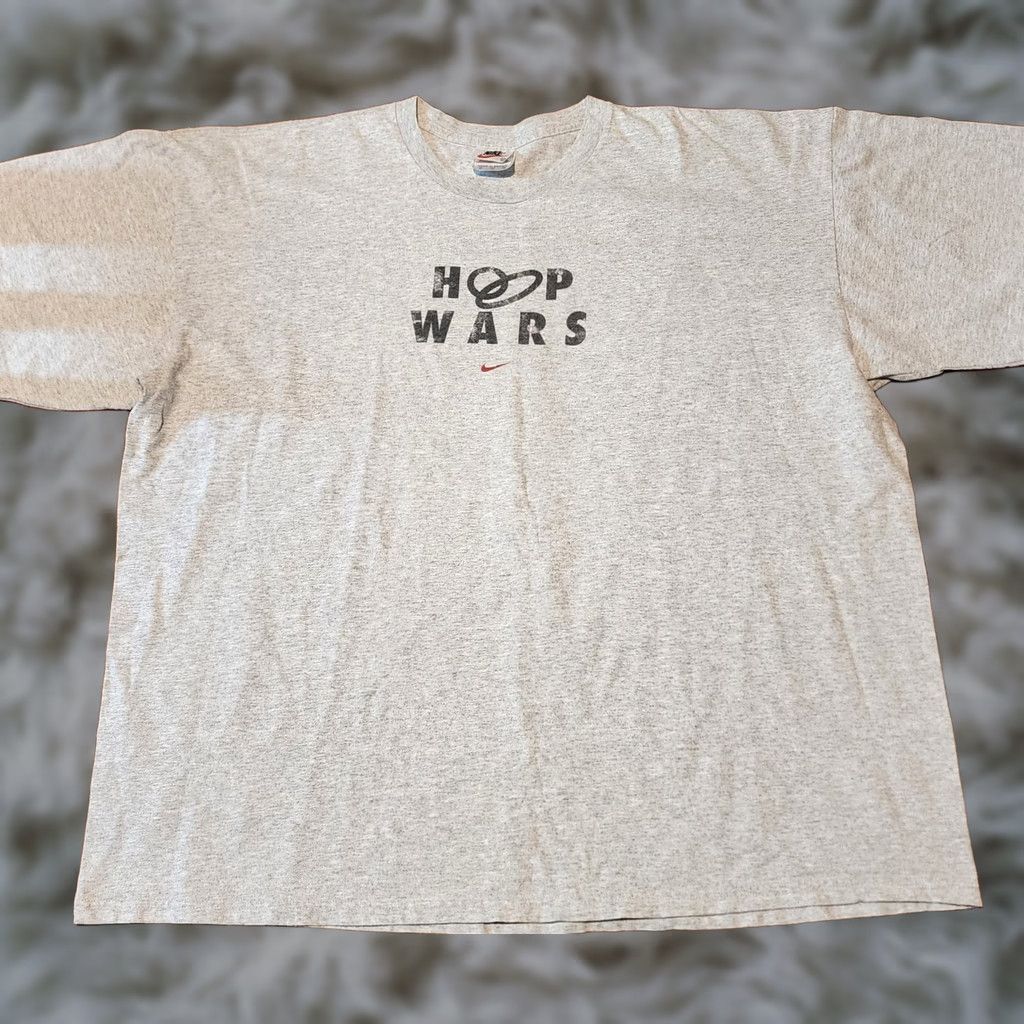Nike VINTAGE Nike Hoop Wars Tee 2XL Mens T-Shirt 90s White Nike Hoops War Shirt Size US XXL / EU 58 / 5 - 1 Thumbnail