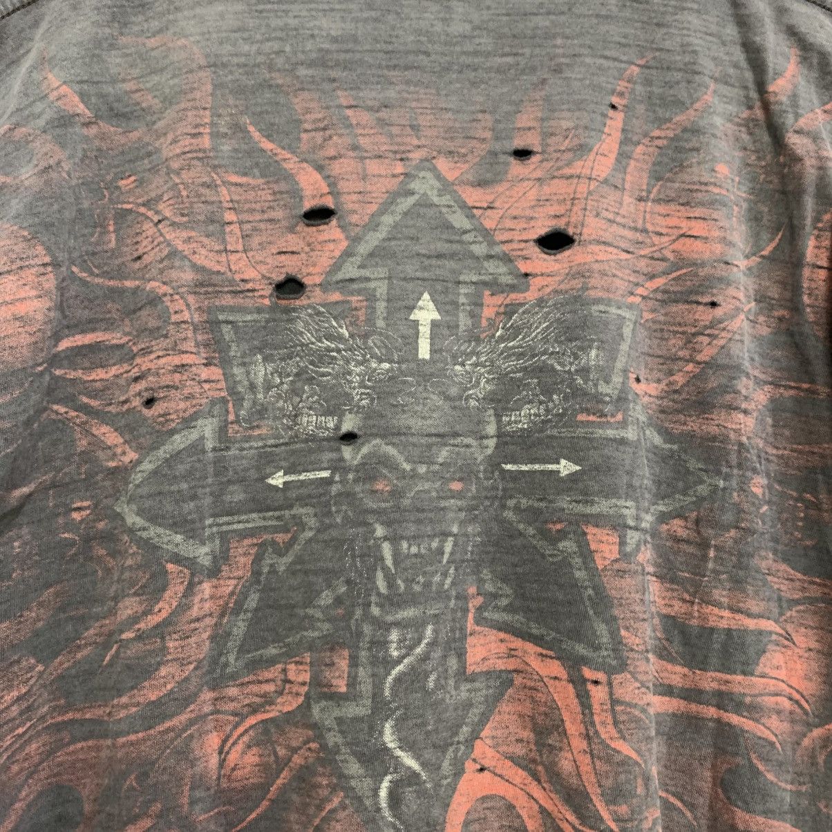 Japanese Brand Crazy Distressed Skull & Flame Tee True Vintage Style Size US L / EU 52-54 / 3 - 14 Thumbnail