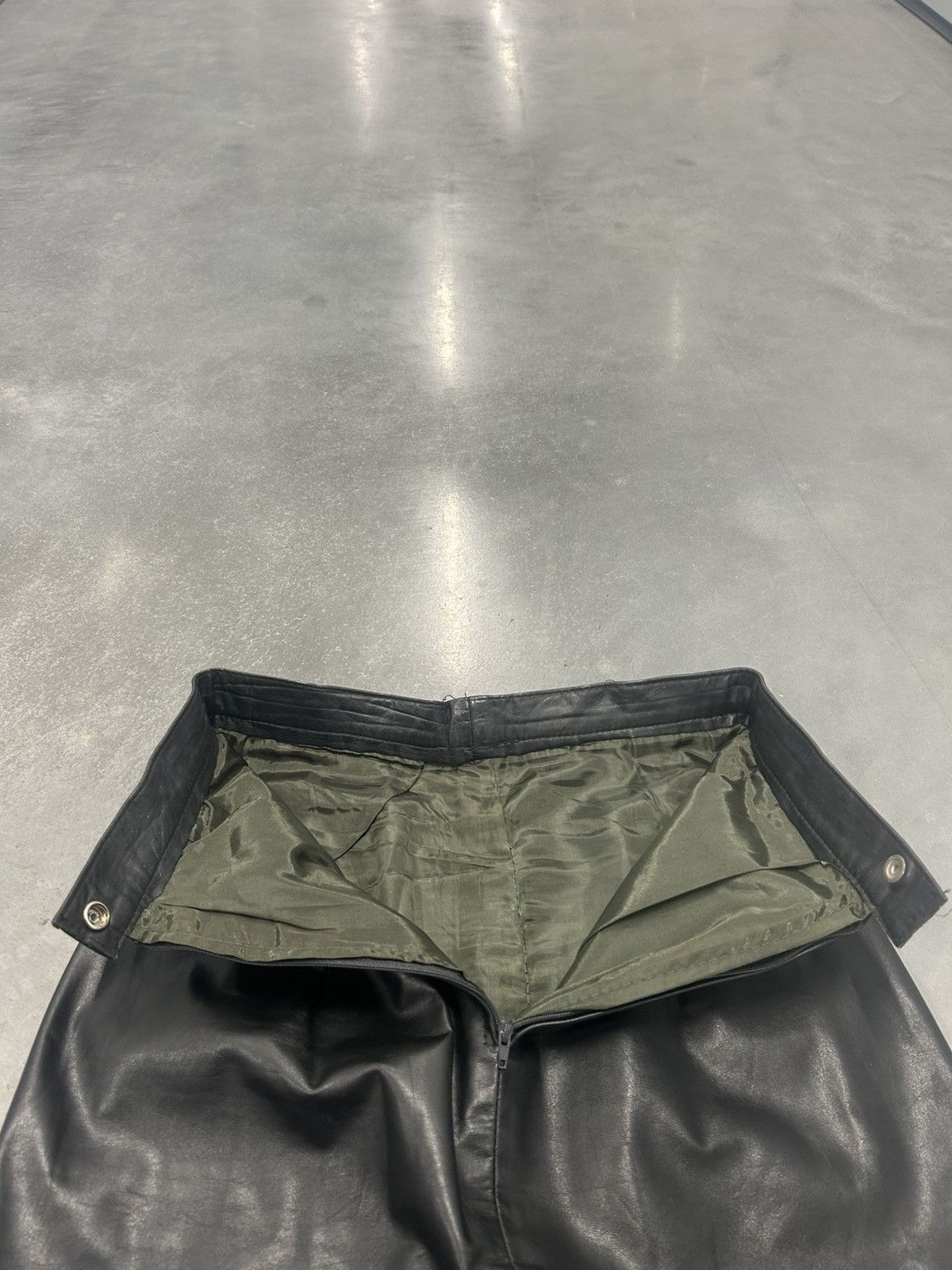 Vintage Black leather skirt Size 38" / US 16 / IT 52 - 4 Thumbnail