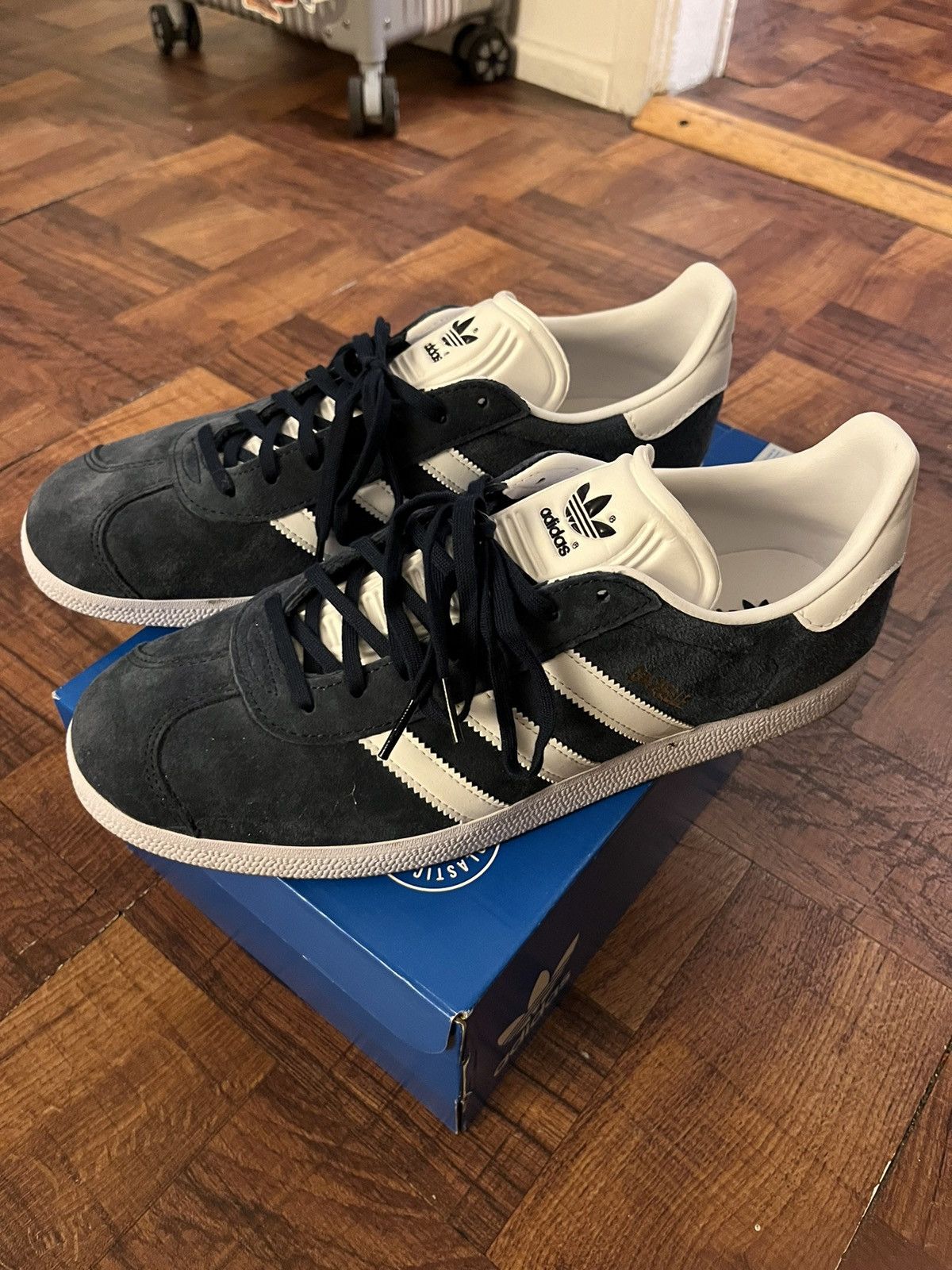 Adidas Adidas Gazelle Size US 10 / EU 43 - 4 Thumbnail
