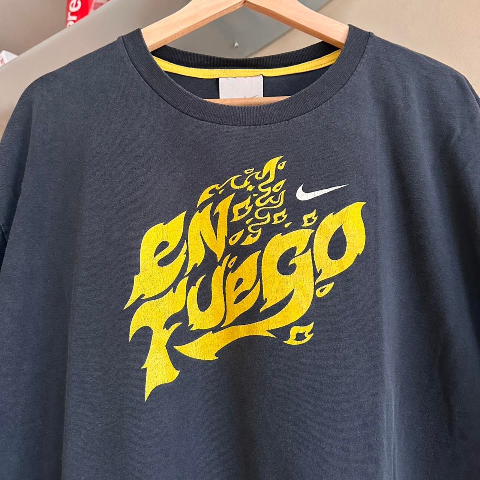 Nike × Vintage Vintage Nike En Fuego Shirt Size US XXL / EU 58 / 5 - 3 Thumbnail