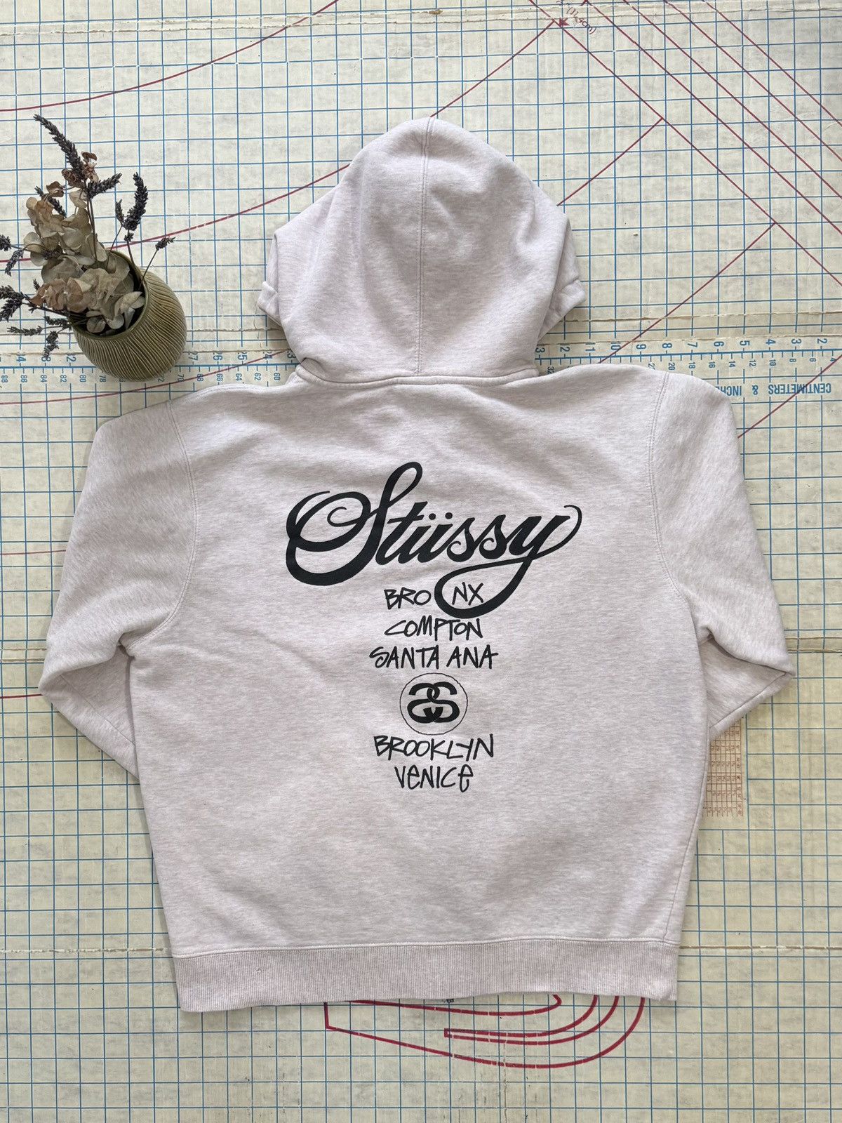 Hype × Streetwear × Stussy Stussy World Tour Full Zip Hoodie Light 