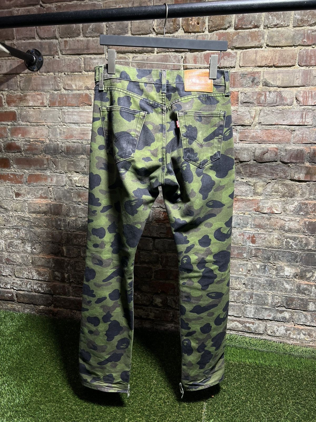 Bape Bape Levi 501 Camo Jeans Size US 30 / EU 46 - 2 Thumbnail