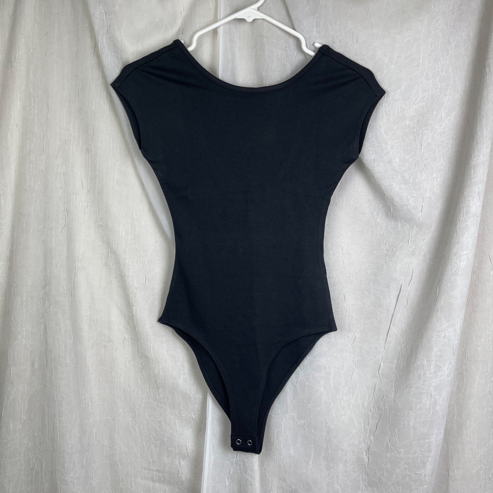 Forever 21 Forever 21 Low Scoop Back Short Sleeve Bodysuit Black NWT XS Size XS / US 0-2 / IT 36-38 - 19 Thumbnail