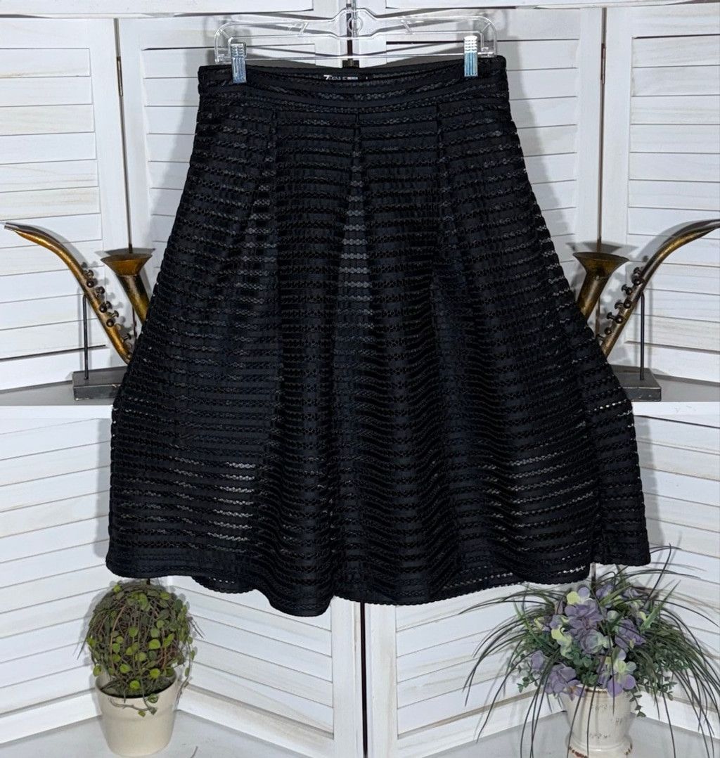 Vintage black skirt full swing midi mesh semi sheer fully lined 6 Size 28" / US 6 / IT 42 - 1 Thumbnail