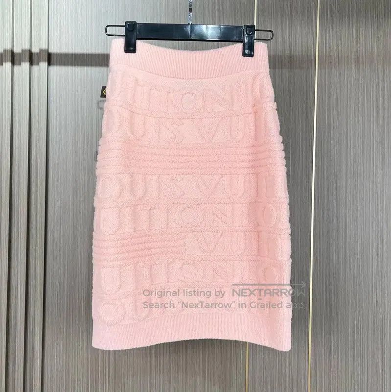 Louis Vuitton Louis Vuitton Pink Wool A. Size 22" - 2 Thumbnail
