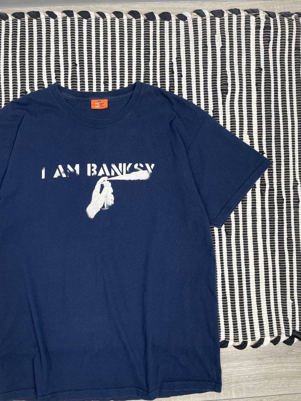 Vintage Vintage Banksy Graffiti Logo Tee T-Shirt Y2K Size US L / EU 52-54 / 3 - 3 Thumbnail