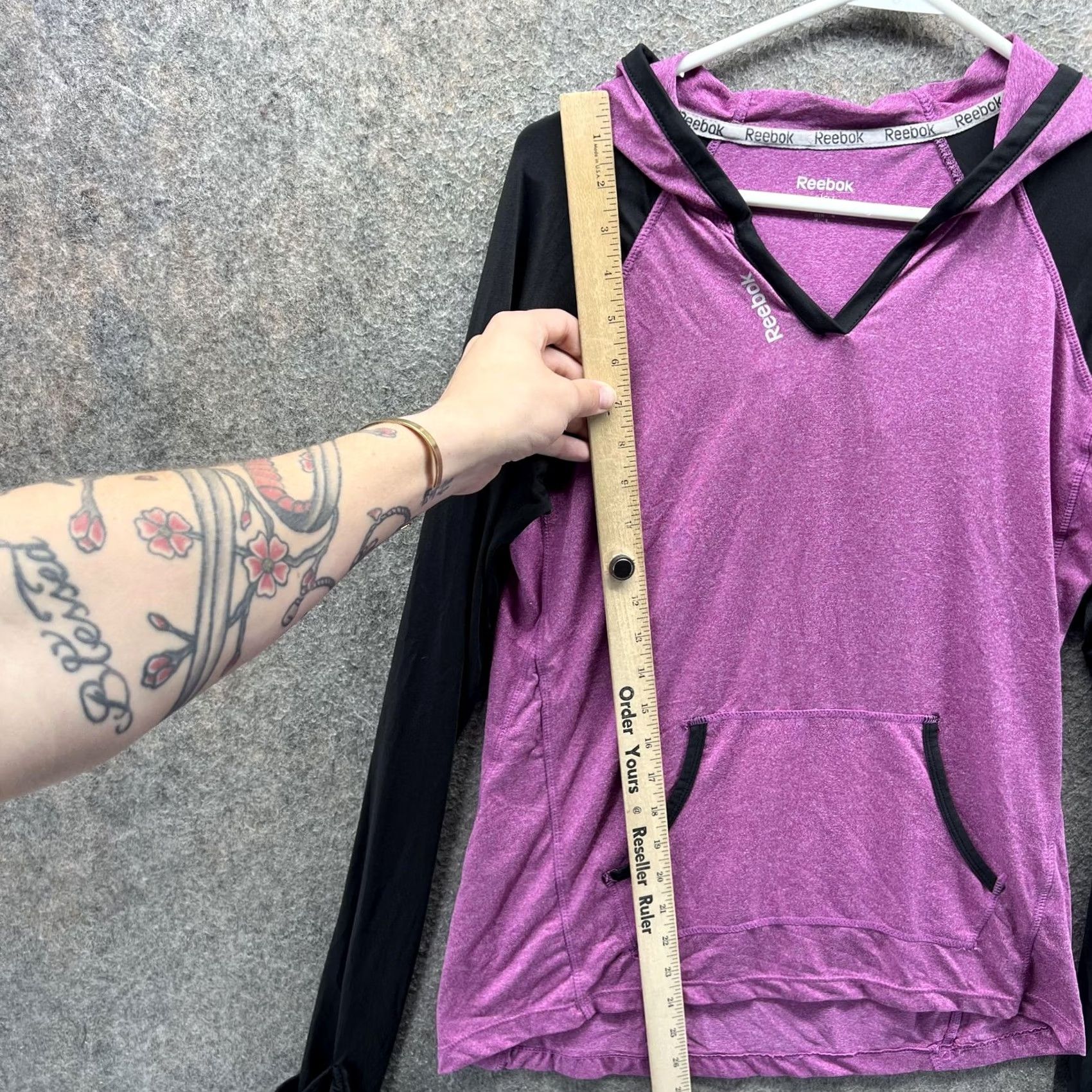 Reebok Reebok Hoodie Womens Small Purple V-Neck Colorblock Pullover Lightweight Top Size S / US 4 / IT 40 - 5 Thumbnail