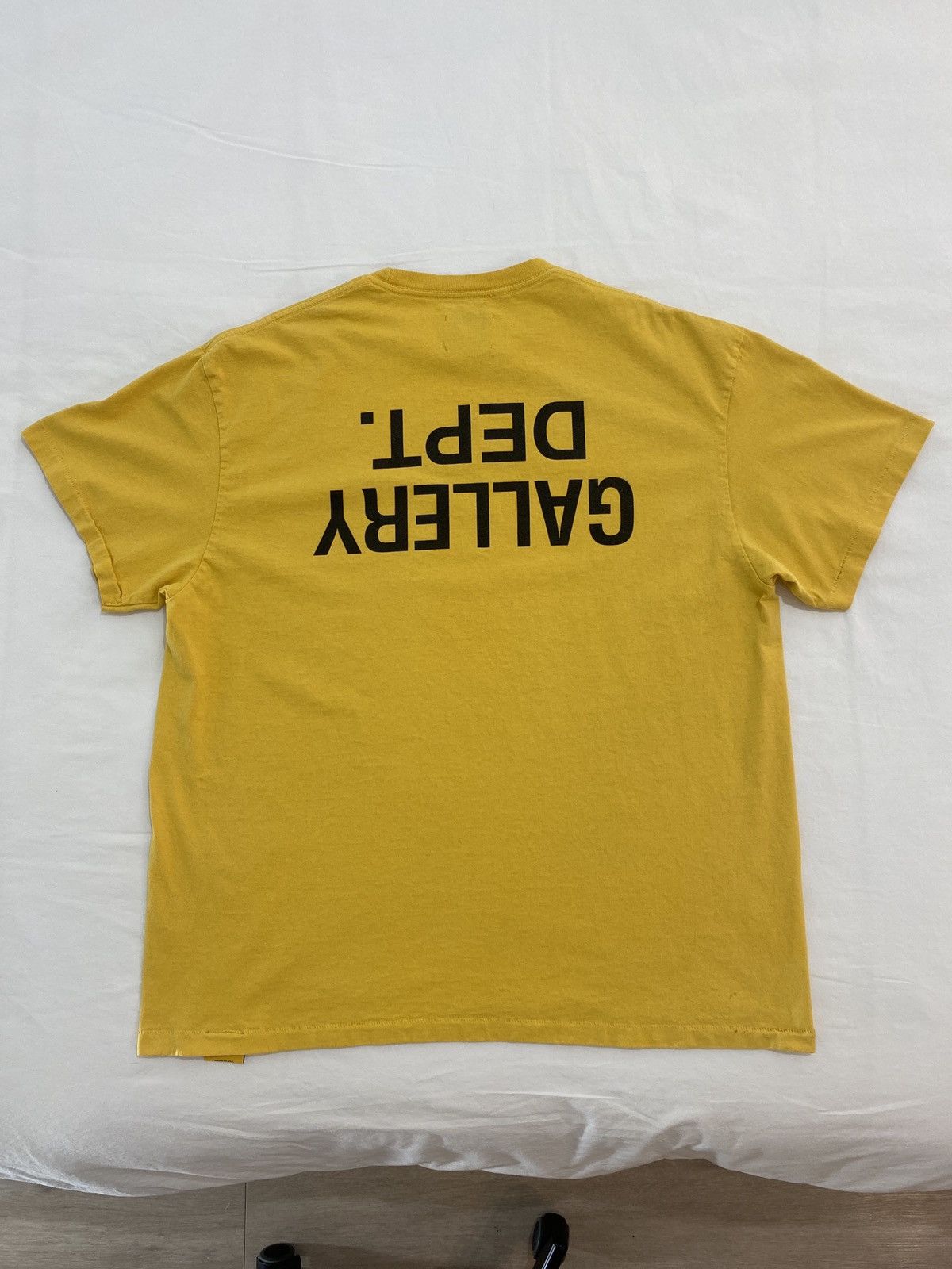 Gallery Dept. Gallery Dept Yellow Fucked Up Upside Down Reverse Logo Tee Size US XL / EU 56 / 4 - 2 Thumbnail