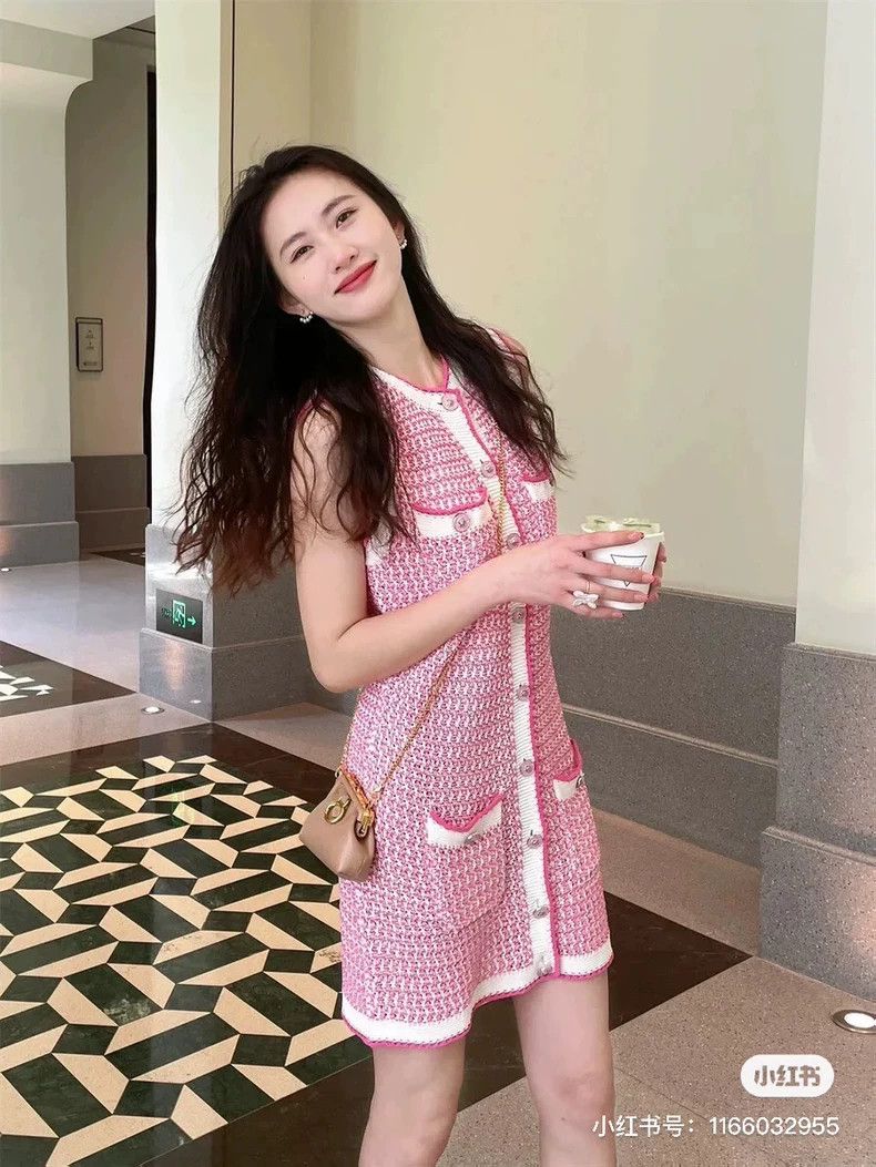 Chanel Chanel 22P pink and white four-pocket knitted sleeveless v Size XS / US 0-2 / IT 36-38 - 8 Thumbnail