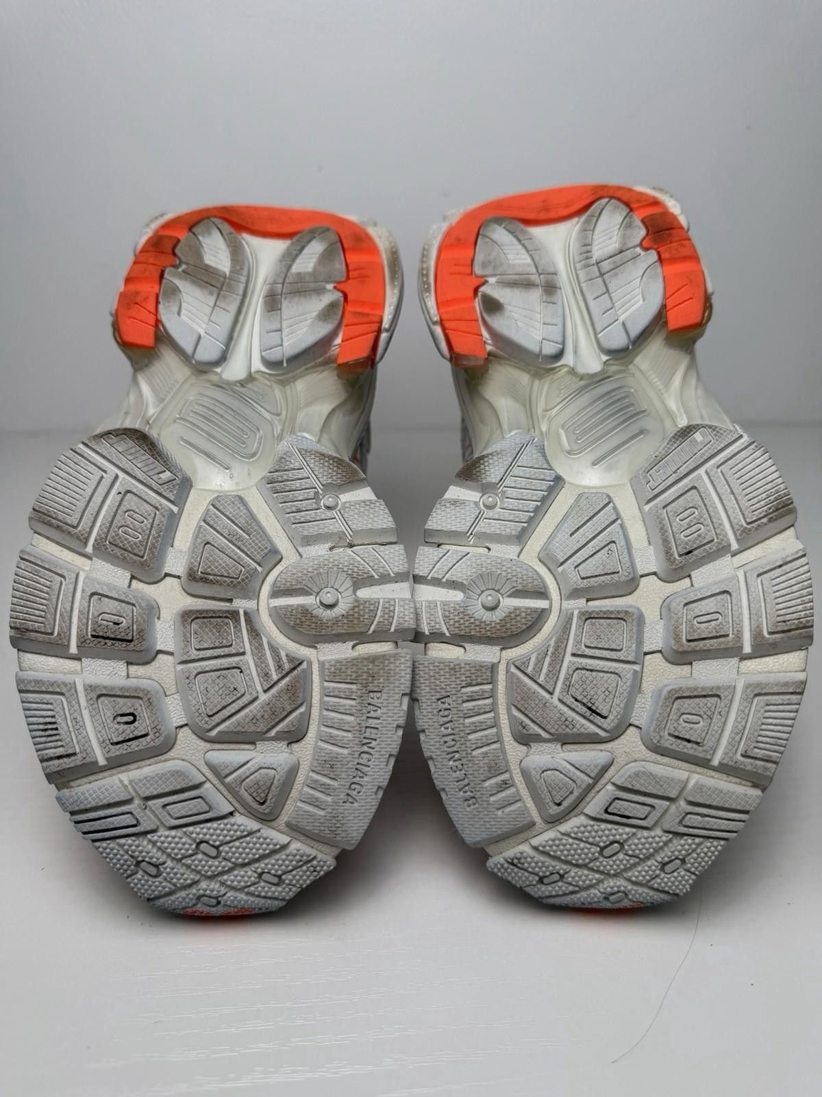 Balenciaga Balenciaga Runner Sneaker "White Fluo Orange" Women's SZ 36 Size US 6 / IT 36 - 6 Thumbnail