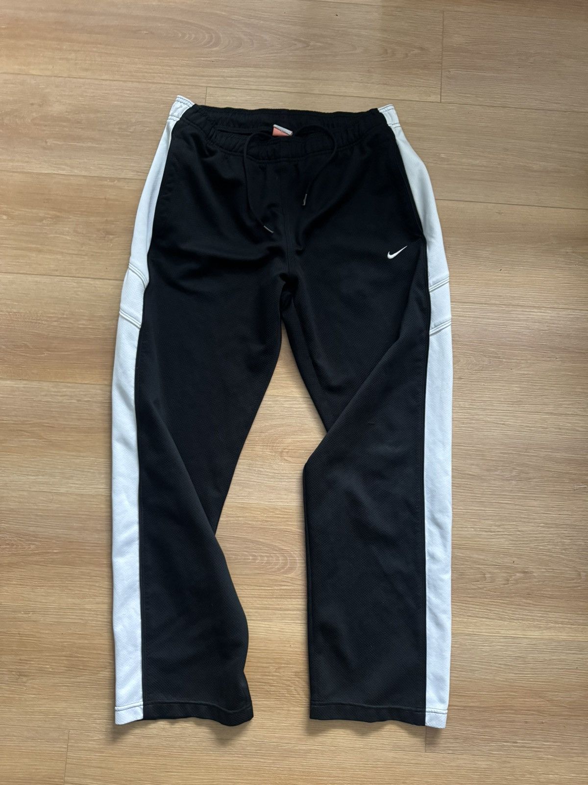 Nike Rare Vintage Baggy Nike straight leg track Pants Size US 32 / EU 48 - 1 Thumbnail