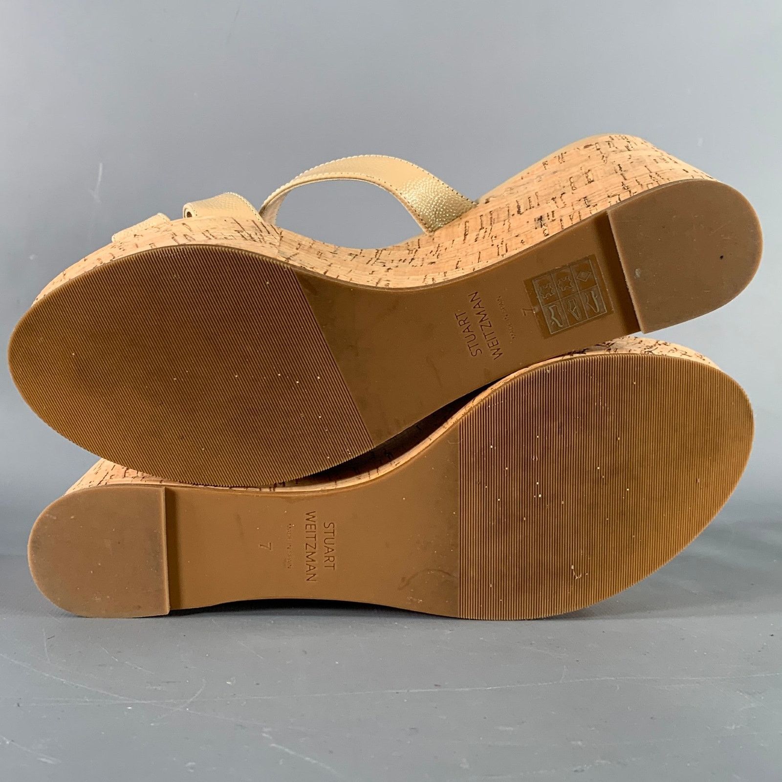 Stuart Weitzman STUART WEITZMAN 7 Beige Textured Cork Platform Wedge Sandals Size US 7 / IT 37 - 6 Thumbnail