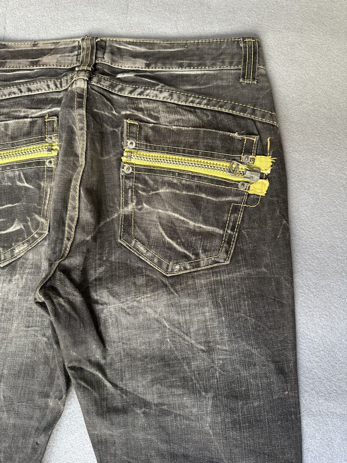 Japanese Brand FLARE Slim Ozz Pinball Distressed Denim Size US 30 / EU 46 - 13 Thumbnail