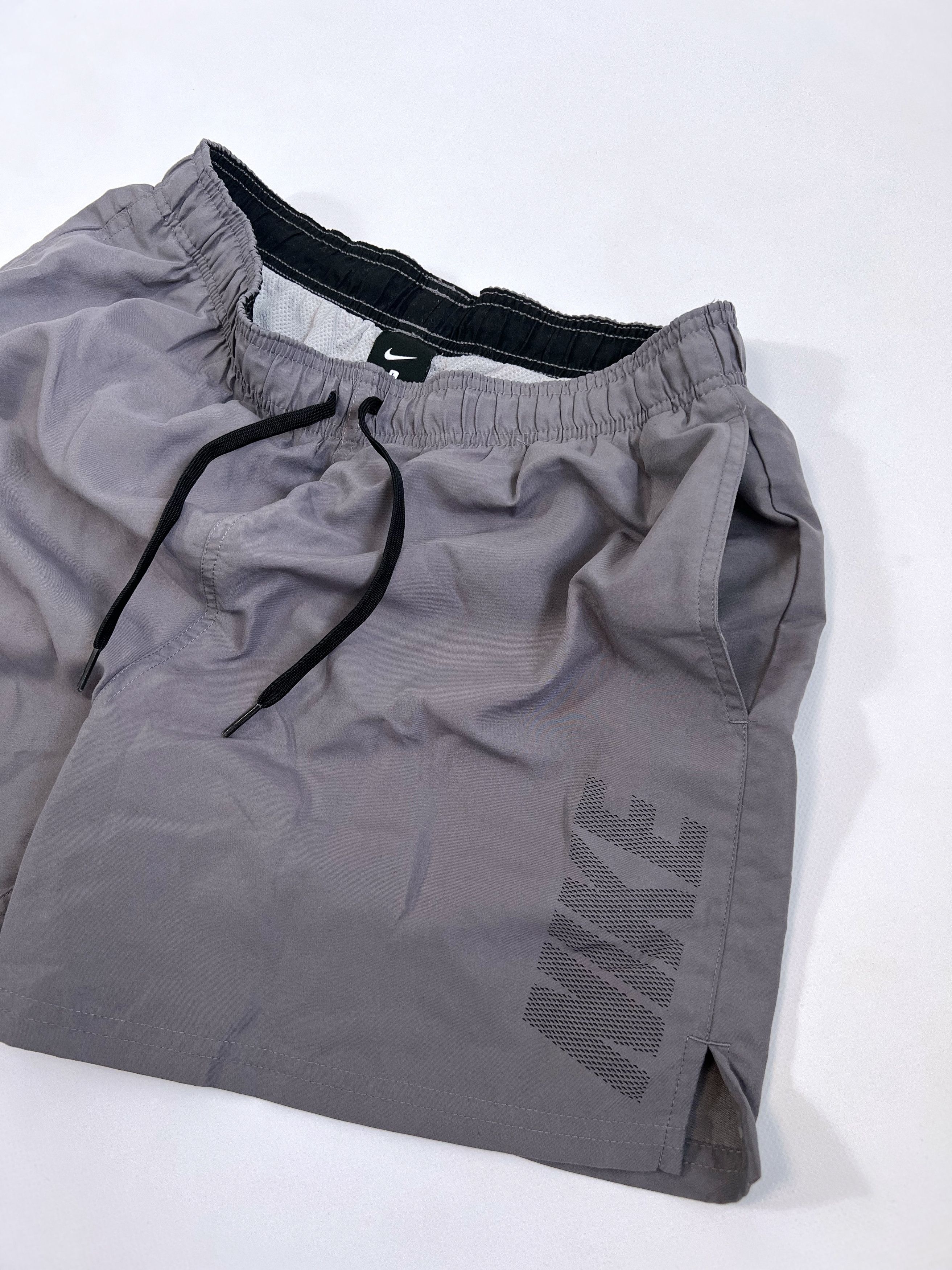 Nike Nike Vintage Shorts Size US 32 / EU 48 - 2 Thumbnail