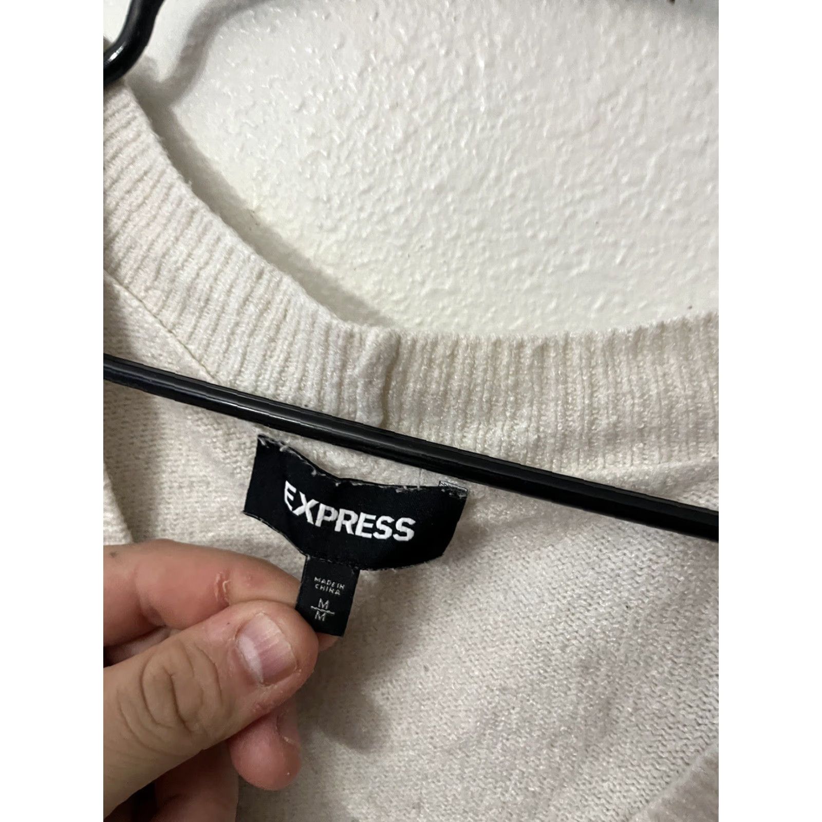 Express Express Womens Pullover Sweater Long Sleeve V Neck Knit Size Medium Ivory White Size M / US 6-8 / IT 42-44 - 3 Thumbnail