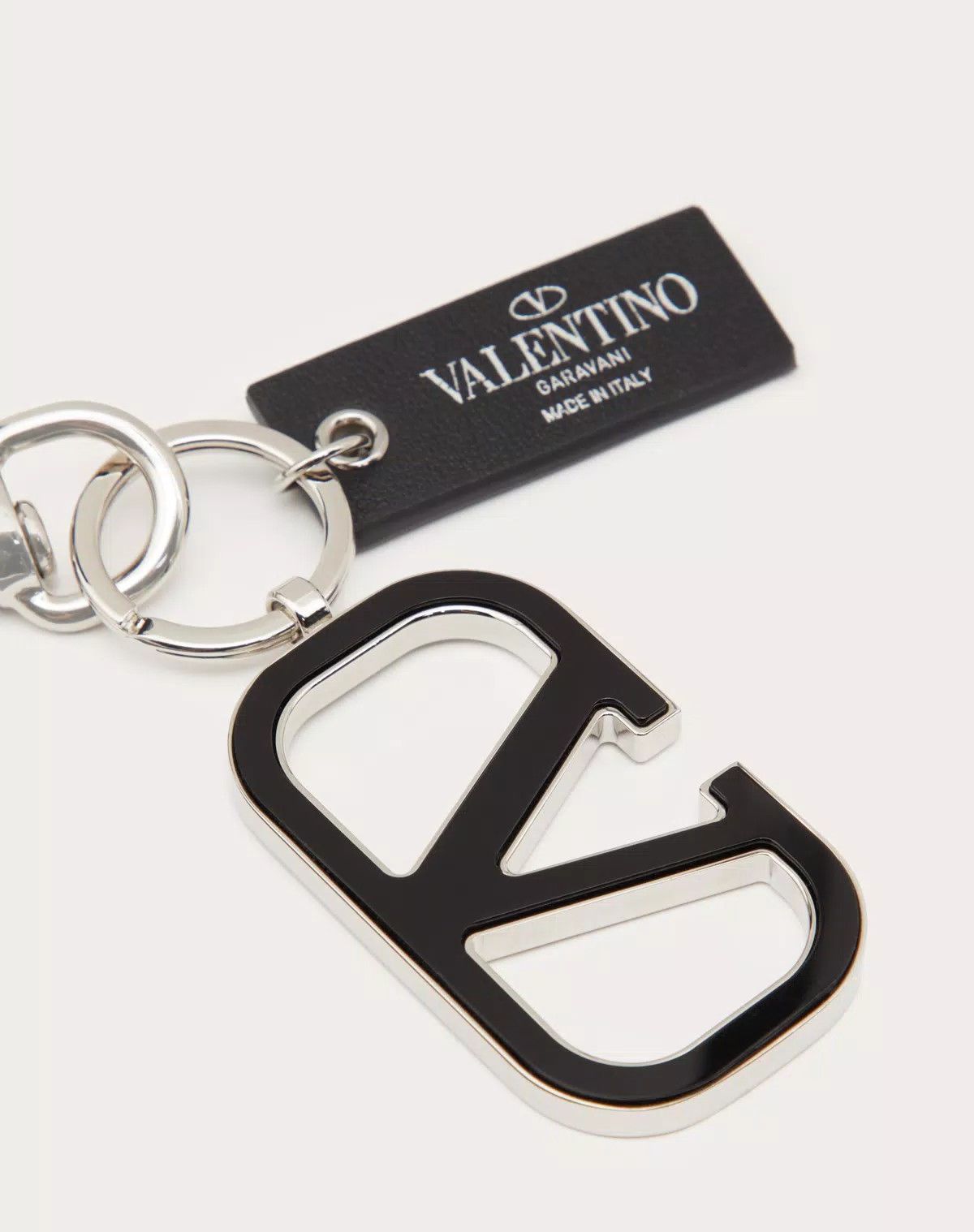 Valentino oc11z0725 Size:OS/Vlogo Signature Keychain Black/Silver Size ONE SIZE - 2 Thumbnail
