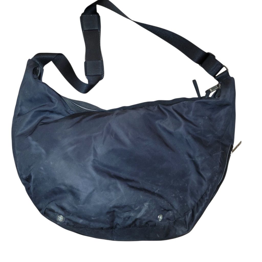 Lululemon Lululemon Large Resolution Expandable Crossbody Sling Bag Size ONE SIZE - 4 Thumbnail