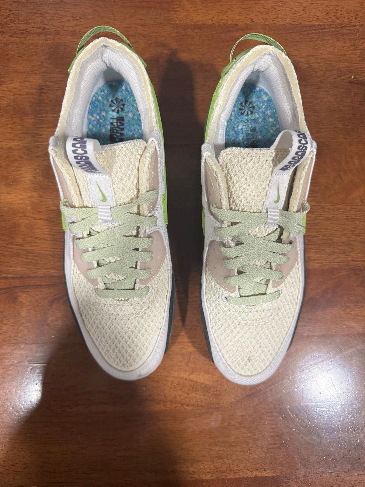 Nike Air Max 90 Green & Beige Sneakers - Versatile Comfort