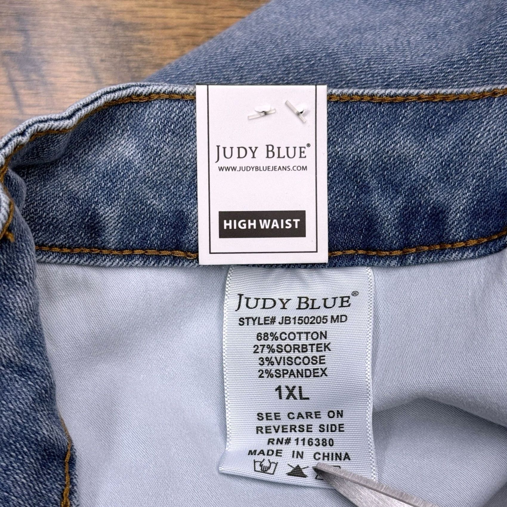 Vintage Judy Blue High Waisted Cut Off Shorts Womens 1XL Cuffed Denim Blue 31 in Inseam 6.5 in 5-Pocket Rock/Bohemian Summer Size 40" / US 18 - 7 Thumbnail