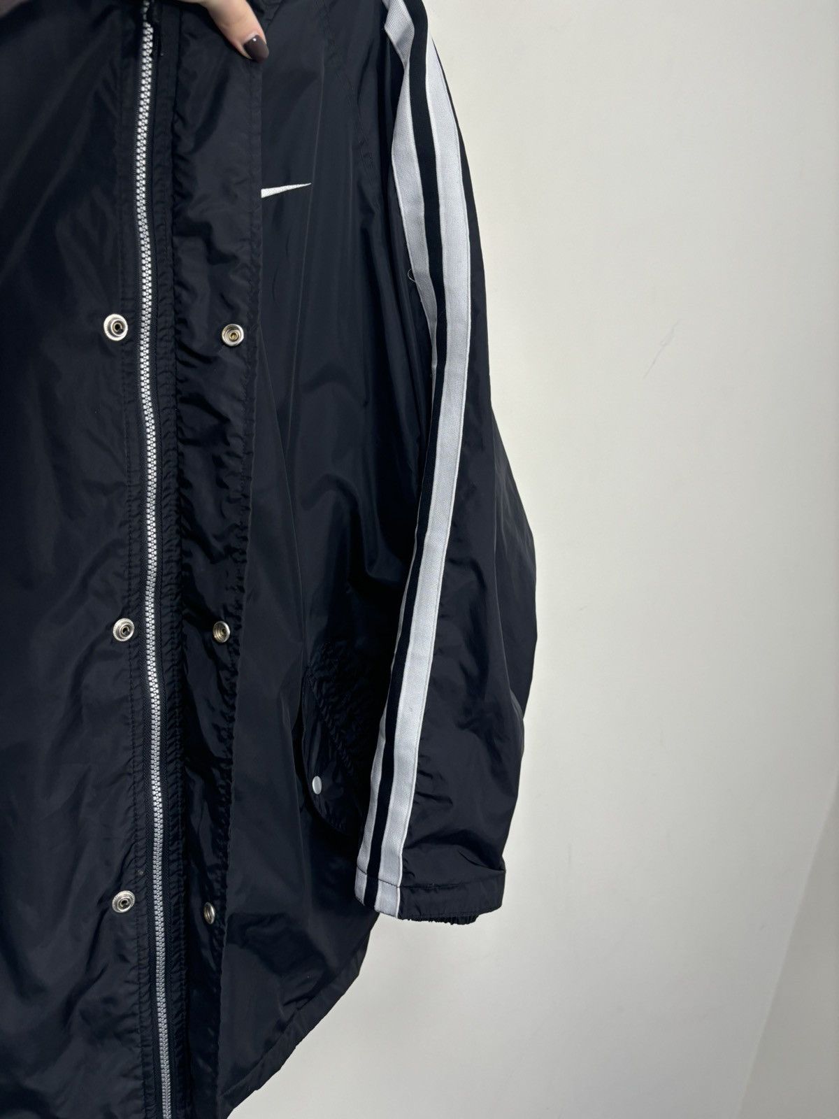 Nike Vintage 90s Nike Y2K Swoosh Retro Hype Full Zip Nylon Jacket Size US L / EU 52-54 / 3 - 13 Thumbnail
