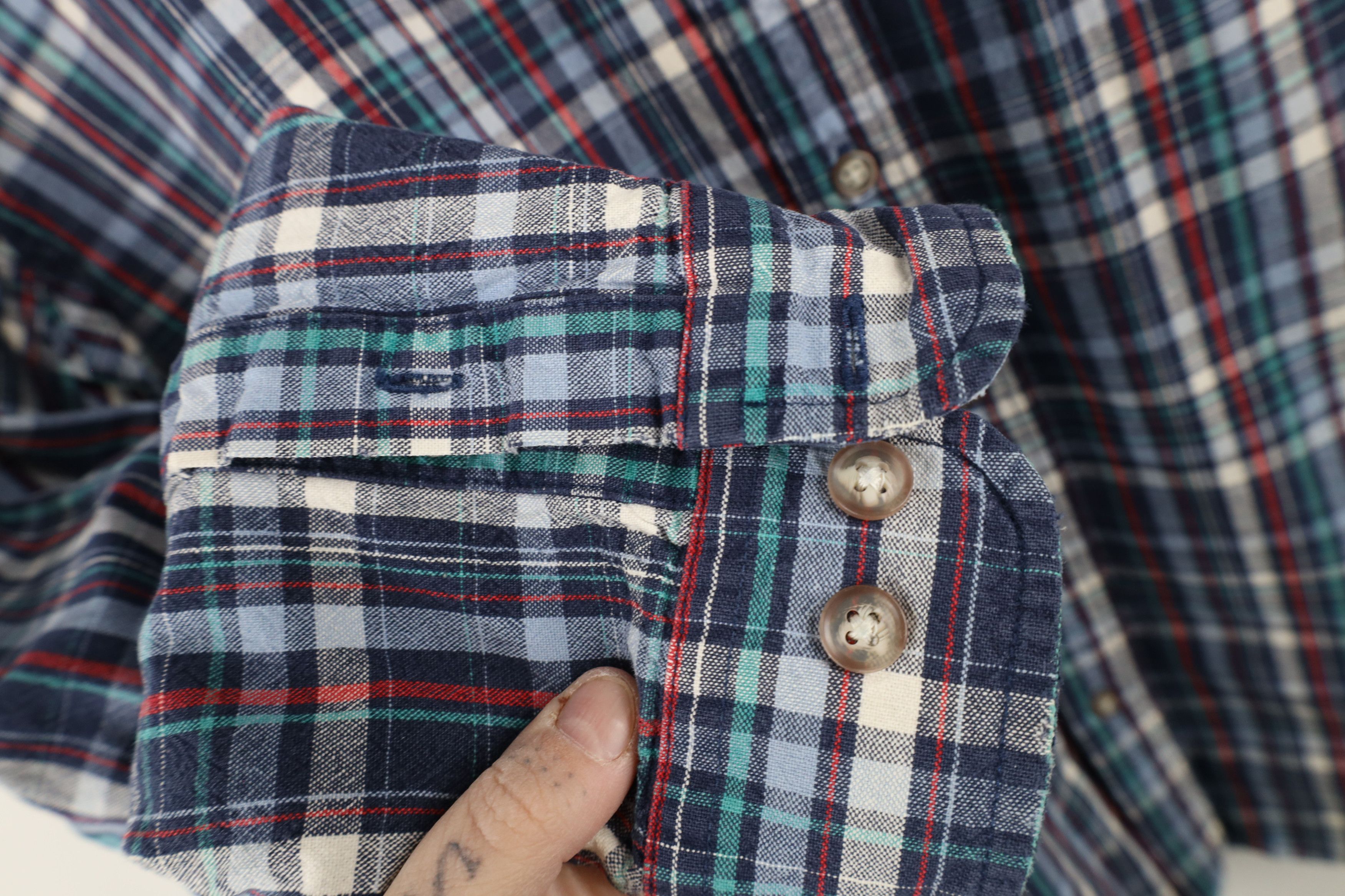 Eddie Bauer × Vintage Vintage 90s Eddie Bauer Distressed Heavy Button Down Shirt Size US XL / EU 56 / 4 - 4 Thumbnail