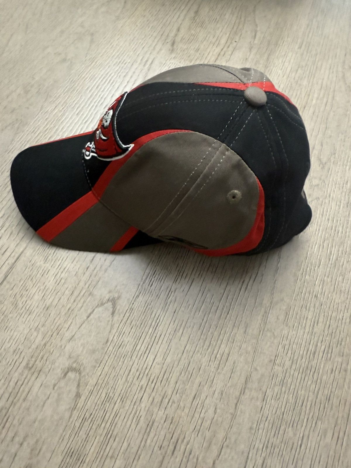 Reebok Tampa Bay Buccaneers NFL Offically Licensed SnapBack Cap Size ONE SIZE - 2 Thumbnail