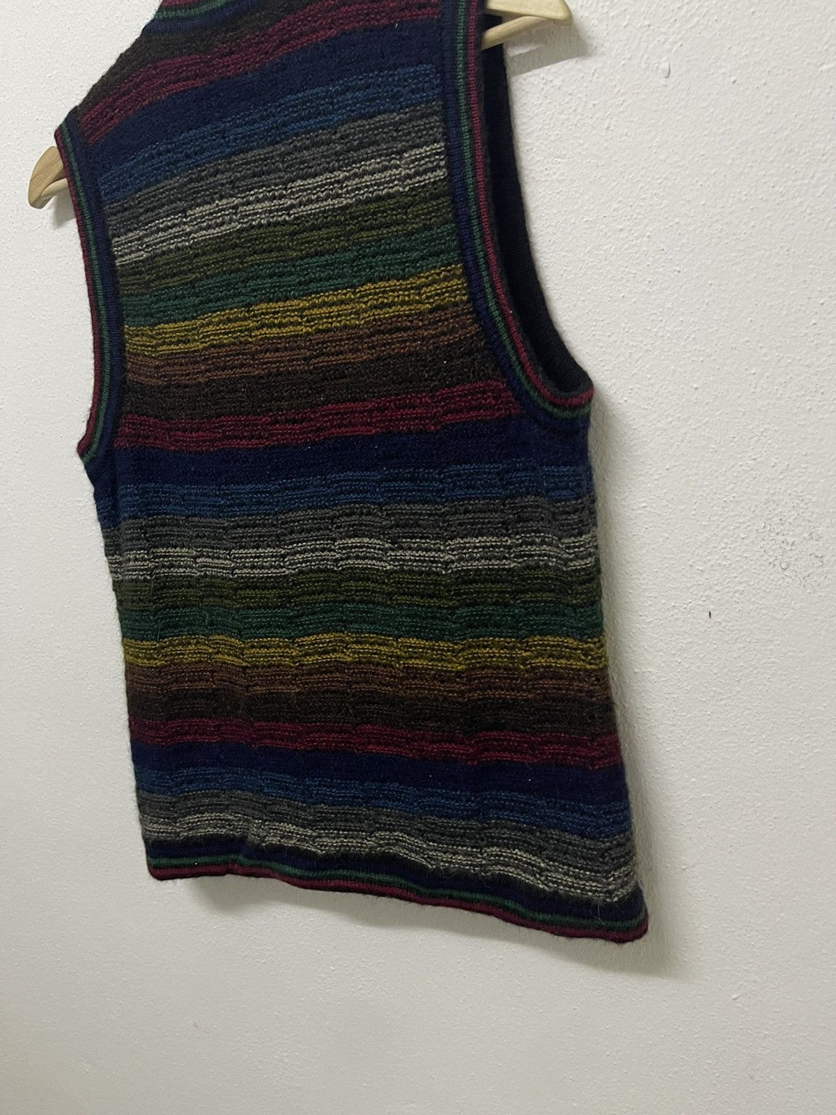 Vintage 1990s ROYAL ALPACA MULTICOLOUR KNIT BUTTON VEST RARE Size US S / EU 44-46 / 1 - 11 Thumbnail
