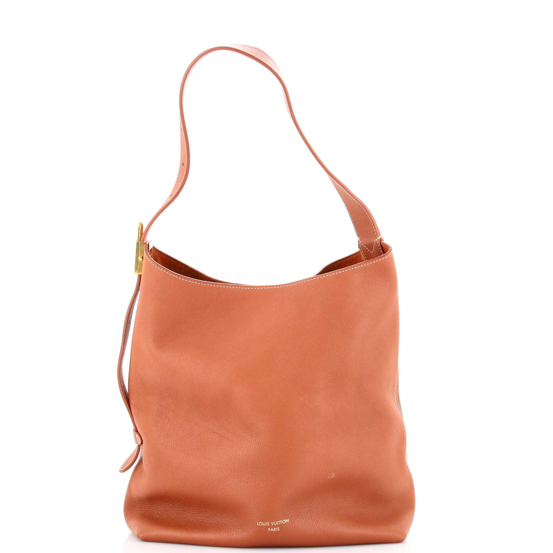 Louis Vuitton Low Key Hobo Size ONE SIZE - 1 Thumbnail