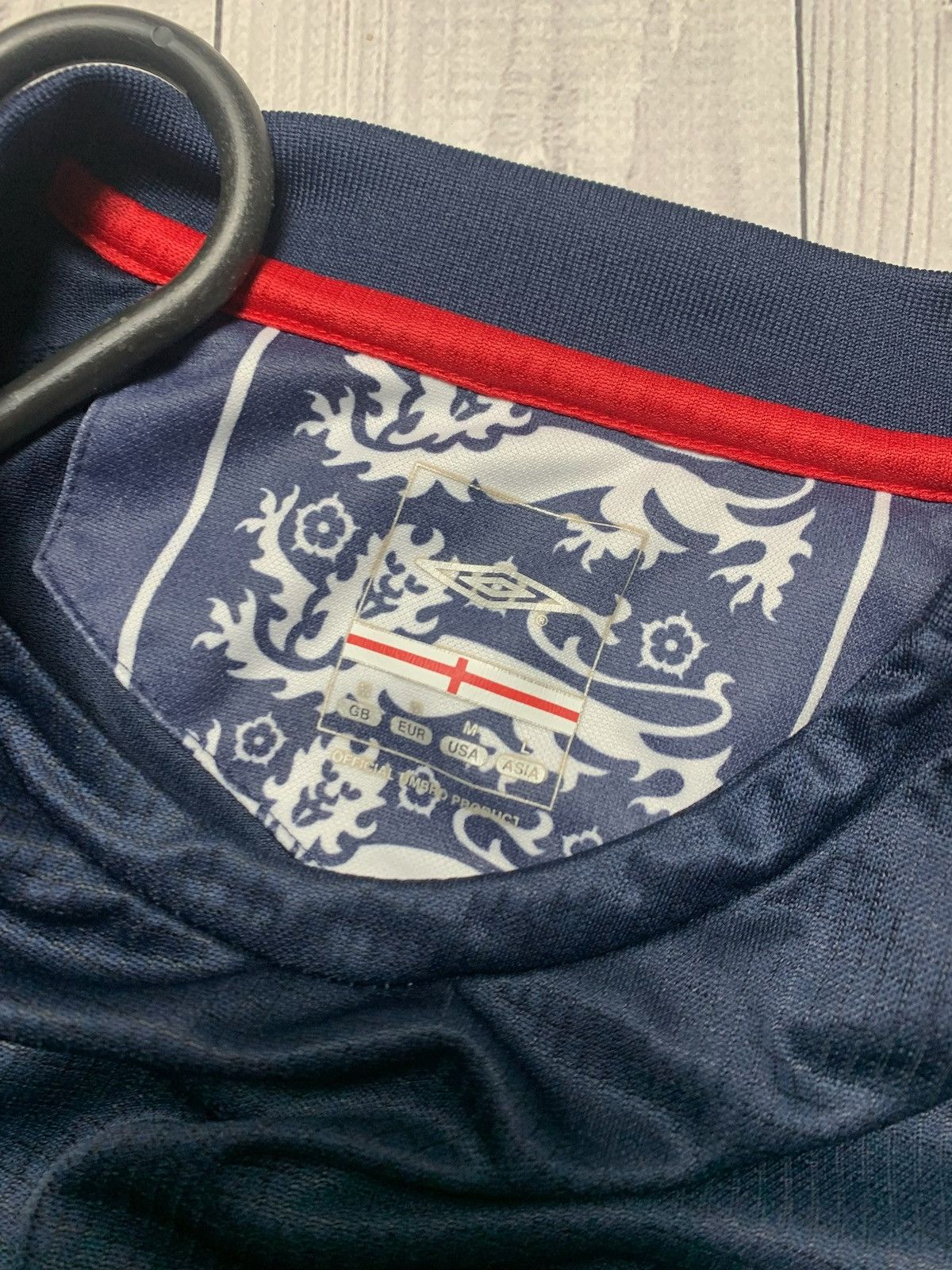 Umbro × Vintage Vintage Umbro England soccer jersey size M logo Size US M / EU 48-50 / 2 - 3 Thumbnail
