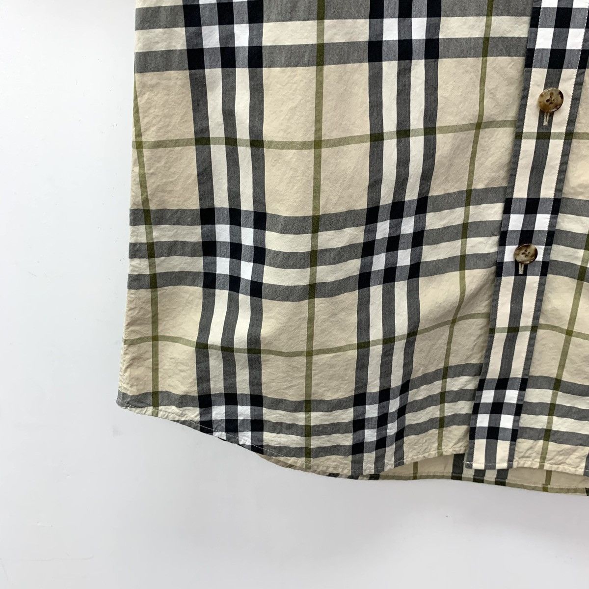 Burberry Burberry Khaki Classic Check Short Sleeve Shirt K26WX Size US M / EU 48-50 / 2 - 4 Thumbnail