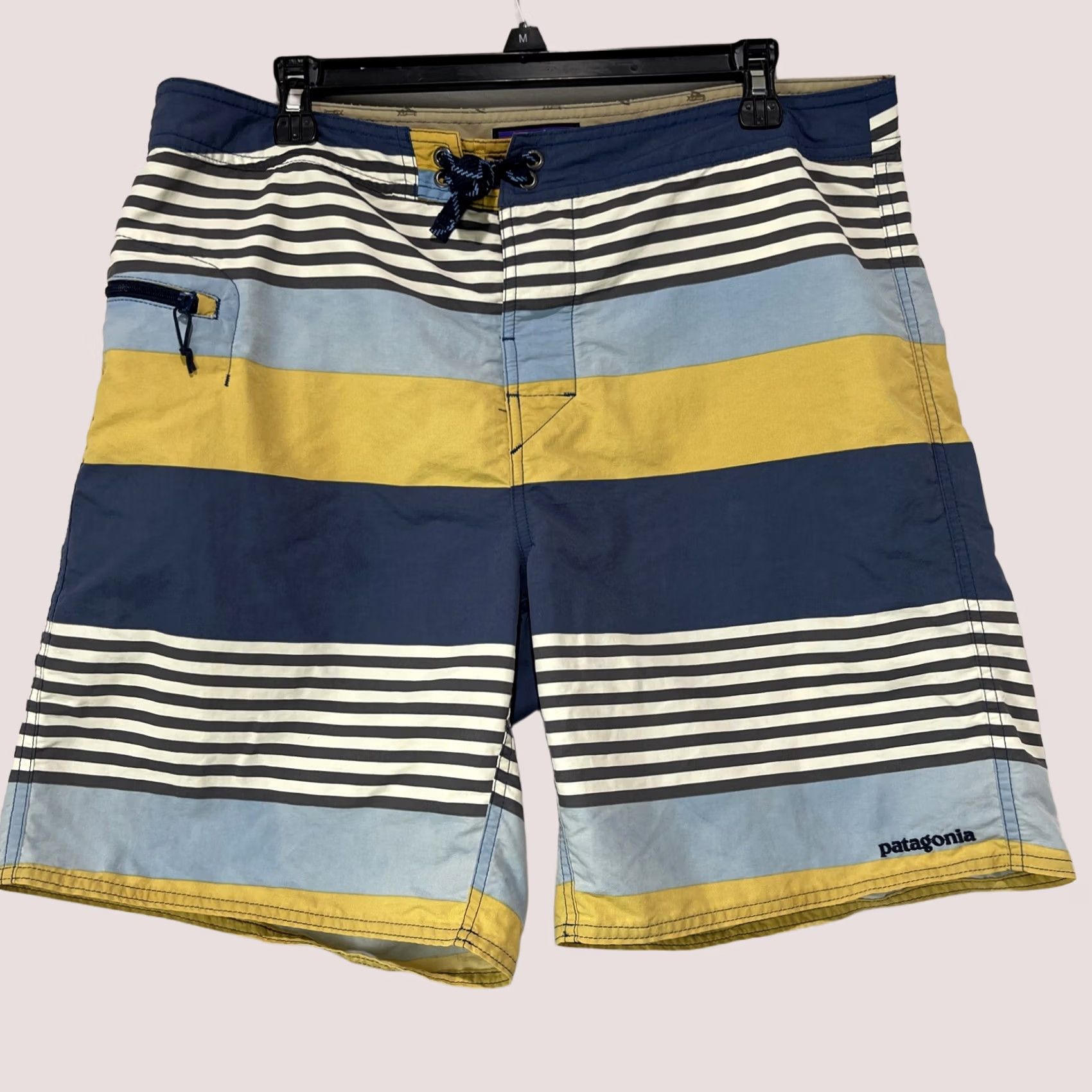 Patagonia Patagonia Board Shorts Mens 36 Blue Beach Swim Surfing Drawstring Zip Pocket Size US 36 / EU 52 - 1 Thumbnail