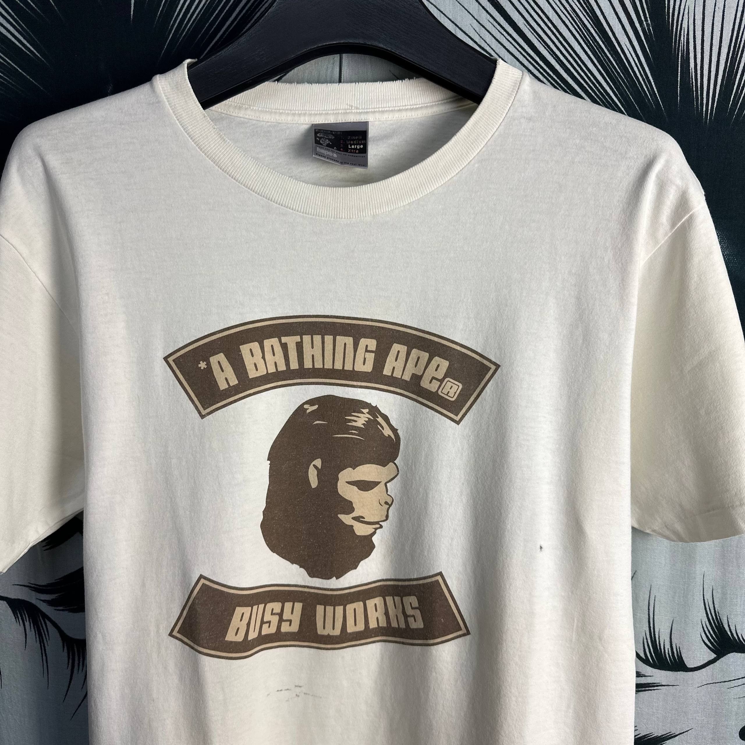 Bape Vintage Bape A Bathing Ape Busy Works T-Shirt Size US L / EU 52-54 / 3 - 3 Thumbnail