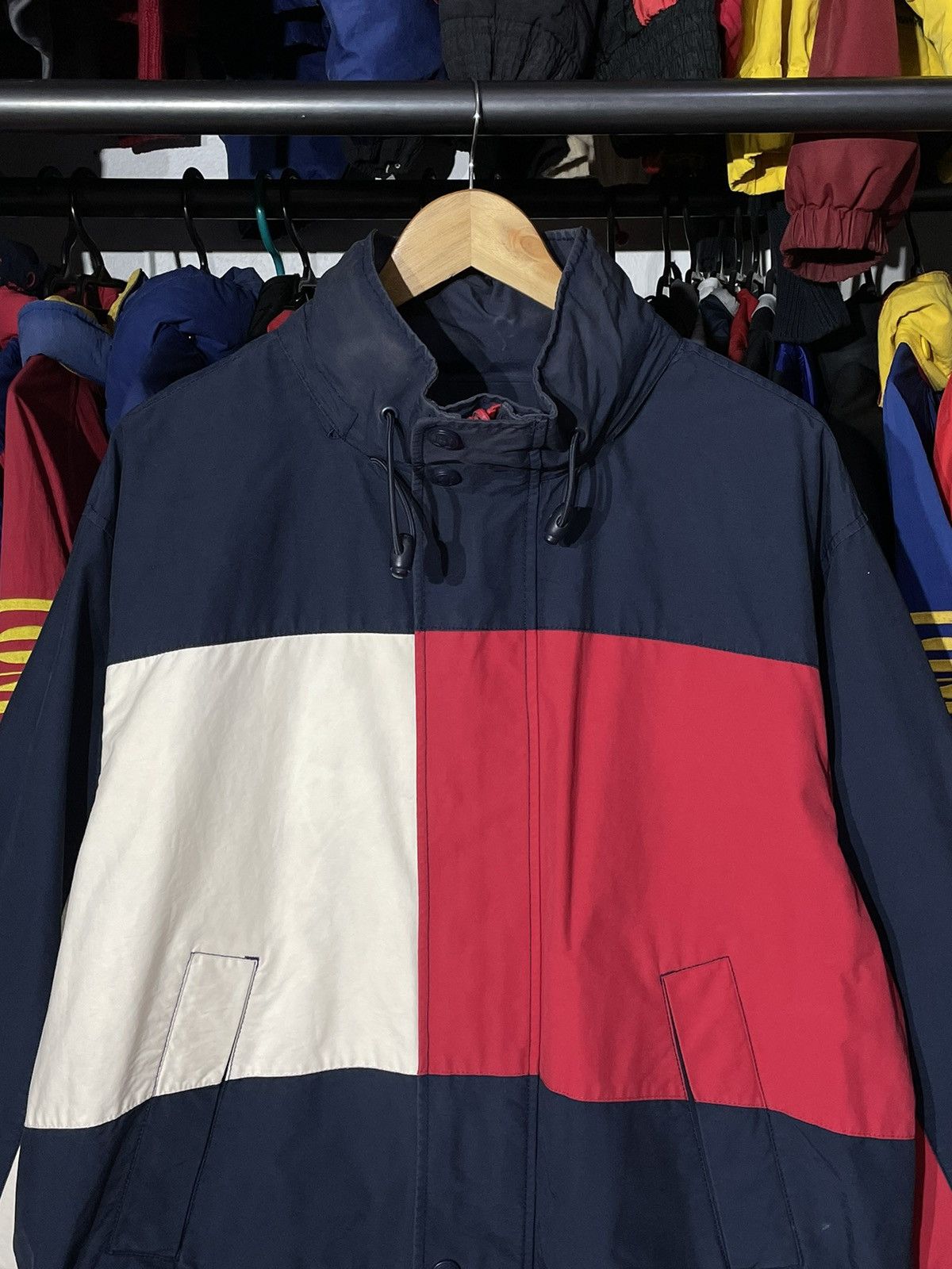 Japanese Brand × Tommy Hilfiger × Vintage Jacket Tommy Hilfiger Big Flag 90’s Vintage Reversible Size US M / EU 48-50 / 2 - 10 Thumbnail
