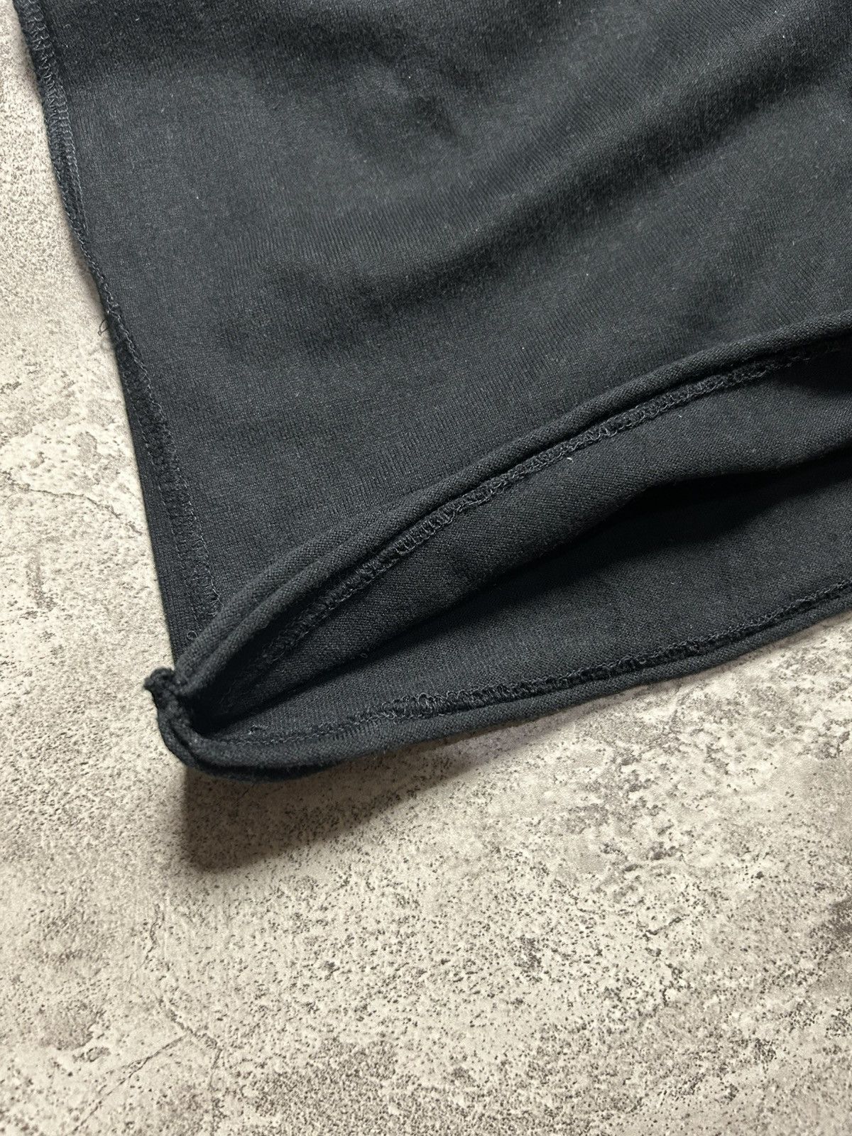 Undercover 2000s Undercover Grapich Black Tee Exposed Seam Size US S / EU 44-46 / 1 - 5 Thumbnail