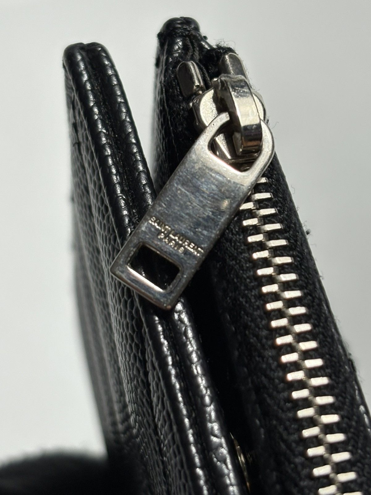 Saint Laurent Paris SAINT LAURENT GRAIN DE POUDRE CHEVRON MONOGRAM ZIPPED CARD Size ONE SIZE - 4 Thumbnail