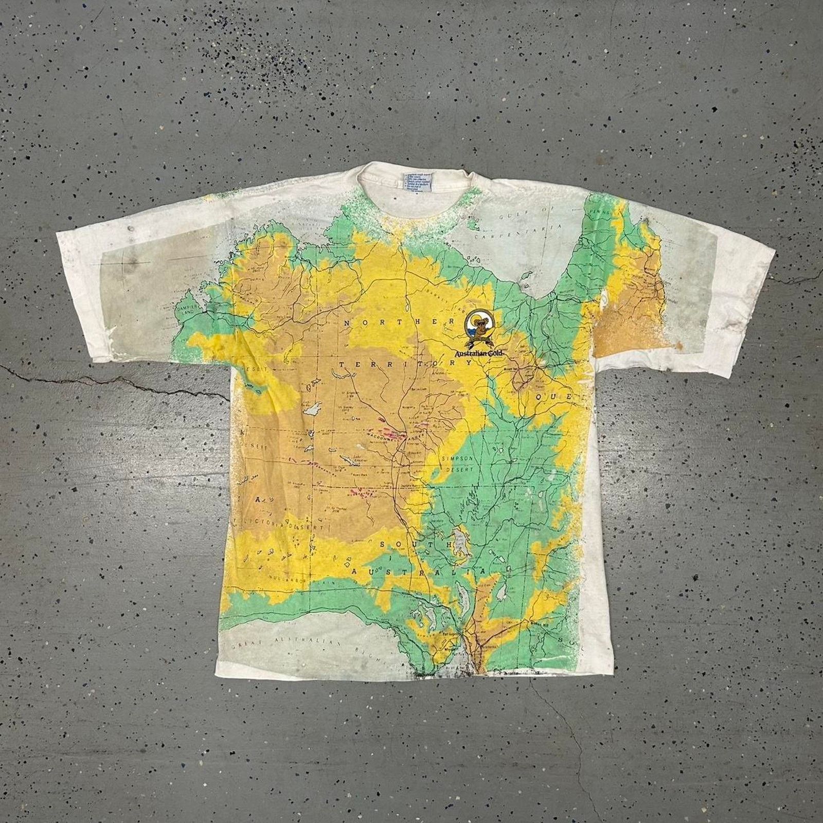 Other VTG 1990s Distress Australian gold AOP map tee Size US L / EU 52-54 / 3 - 1 Thumbnail