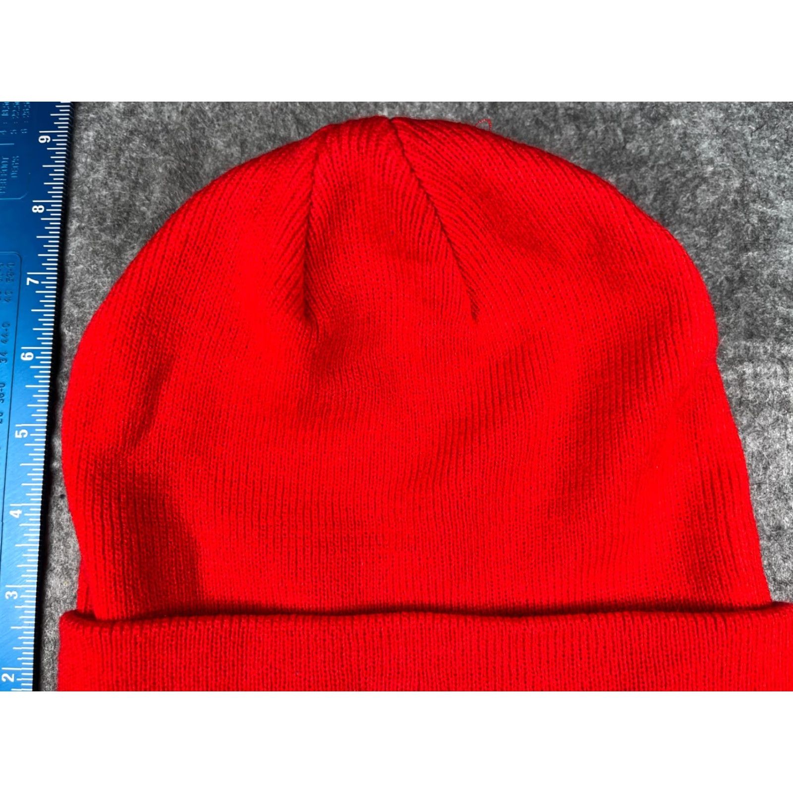 Vintage Unbranded Beanie Hat Adult One Size Red Knit Acrylic Ski Skateboard Casual 90s Theme Mens Womens Boys Girls Size ONE SIZE - 3 Thumbnail