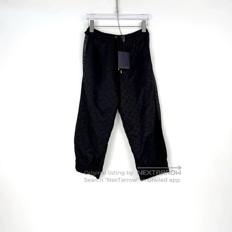 Louis Vuitton Louis Vuitton Black full logo mesh patchwork cropped pants Size US 40 / EU 56 - 3 Thumbnail