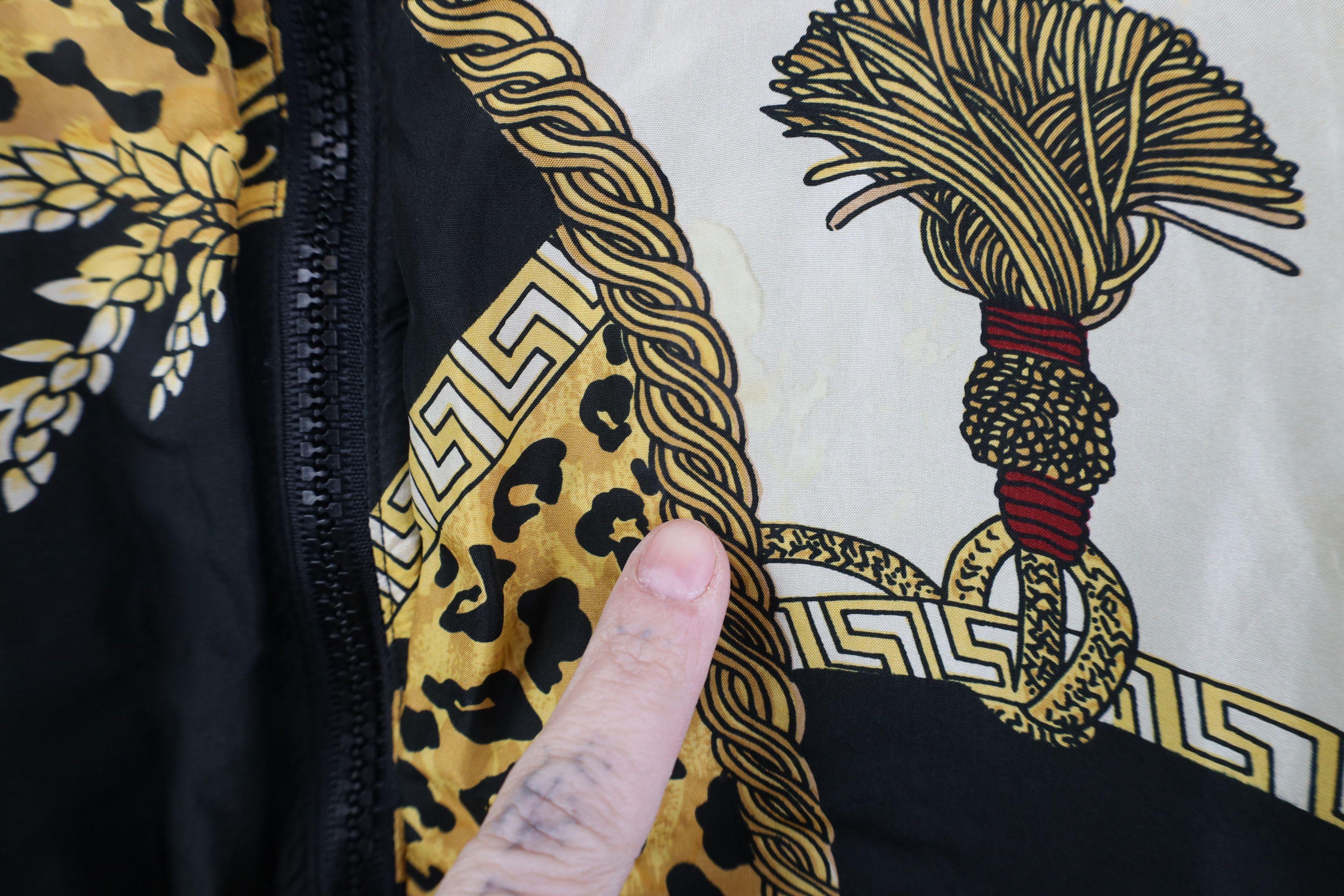 Vintage Vintage 90s Streetwear Leopard Tassel Puffer Jacket Coat Size XL / US 12-14 / IT 48-50 - 5 Thumbnail