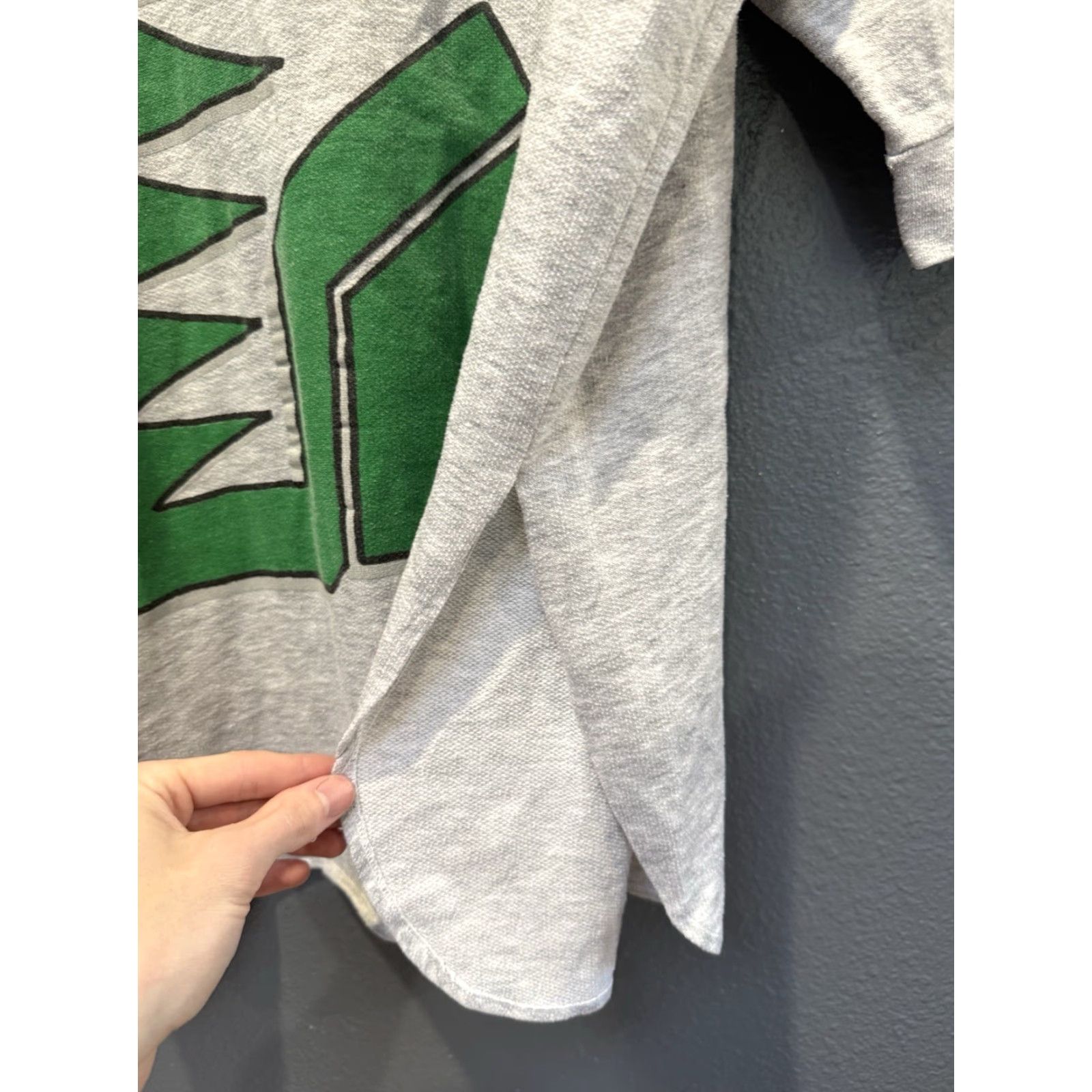 Vintage VINTAGE Zoo Crew Shirt XL Gray University Of North Dakota Fighting Sioux 90s Mens Size US XL / EU 56 / 4 - 4 Thumbnail