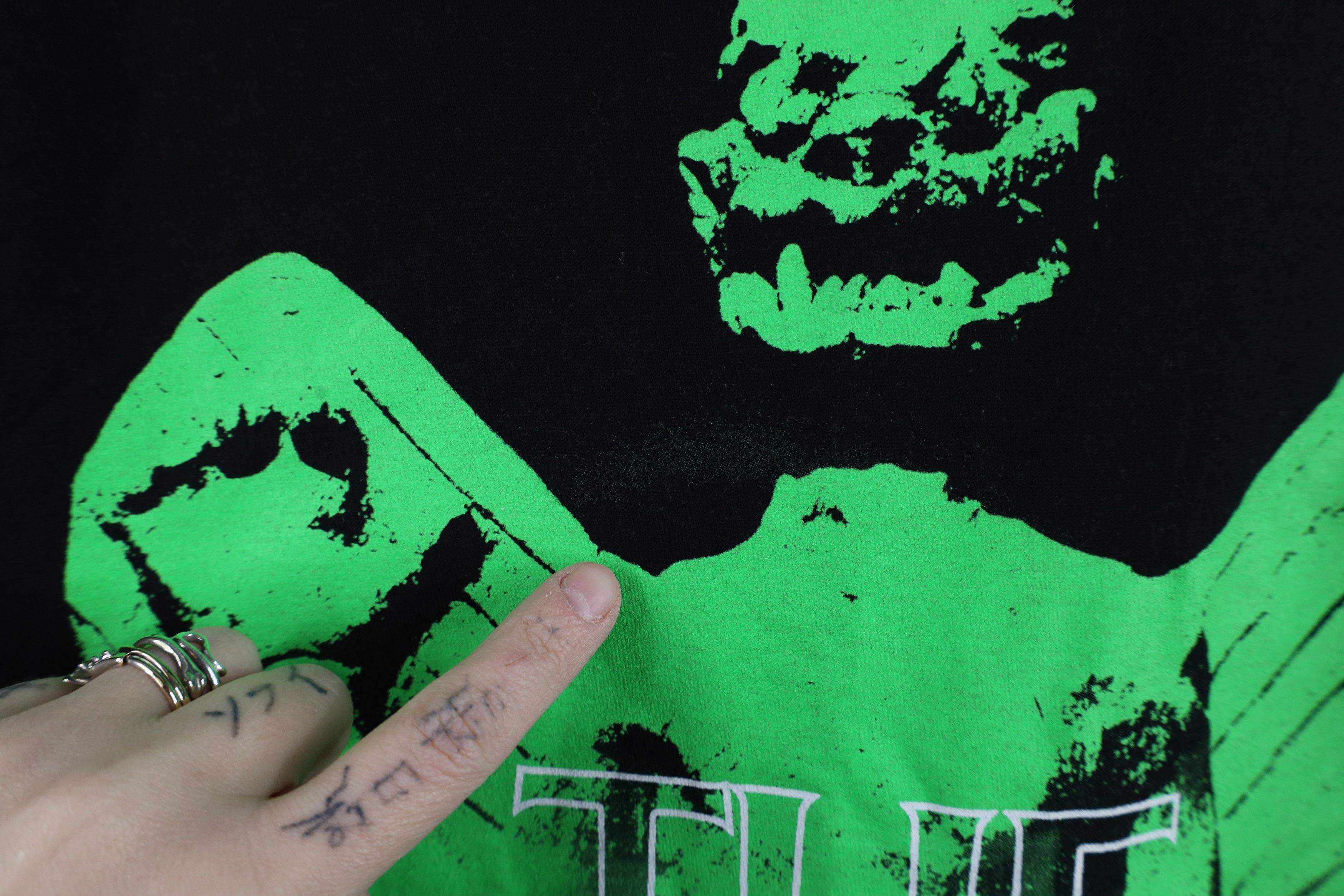 Vintage Retro Y2K The Exorcist Spell Out Horror Movie T-Shirt Black Size US M / EU 48-50 / 2 - 5 Thumbnail