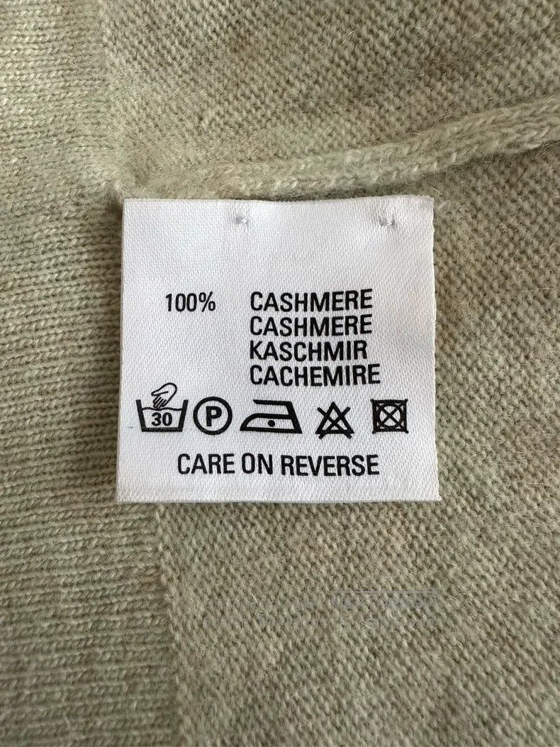 Hermes Hermes Gold Button Cashmere Knit Top, Madder Red Size L / US 10 / IT 46 - 9 Thumbnail