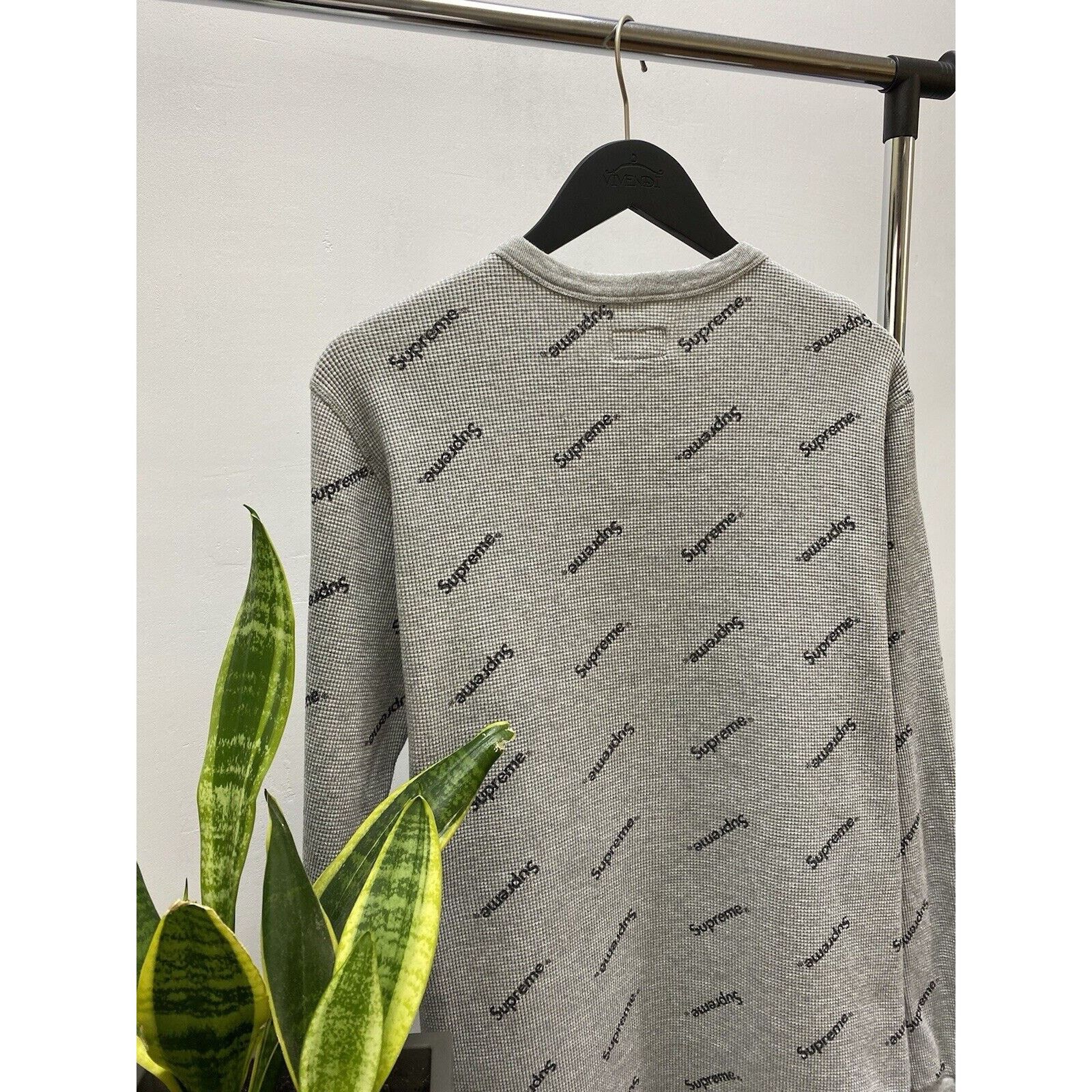 Supreme Supreme Waffle Thermal Logo’s Grey Monogram Size L Men SB Size US L / EU 52-54 / 3 - 16 Thumbnail