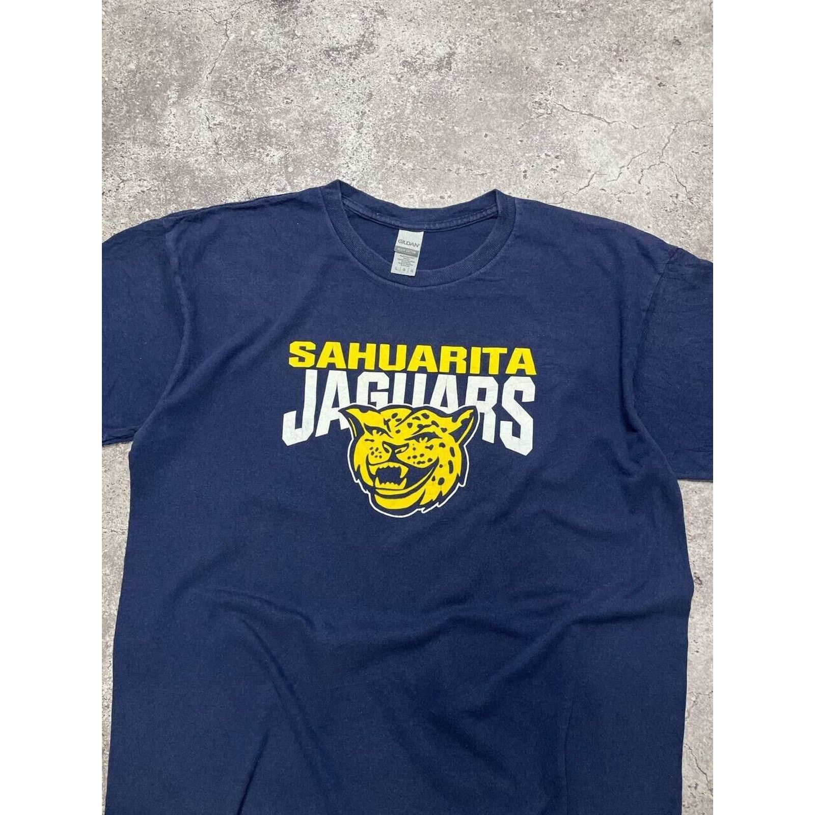 Gildan Vintage Sahuarita Jaguars Graphic T-Shirt Navy Blue Size L Size US L / EU 52-54 / 3 - 4 Thumbnail