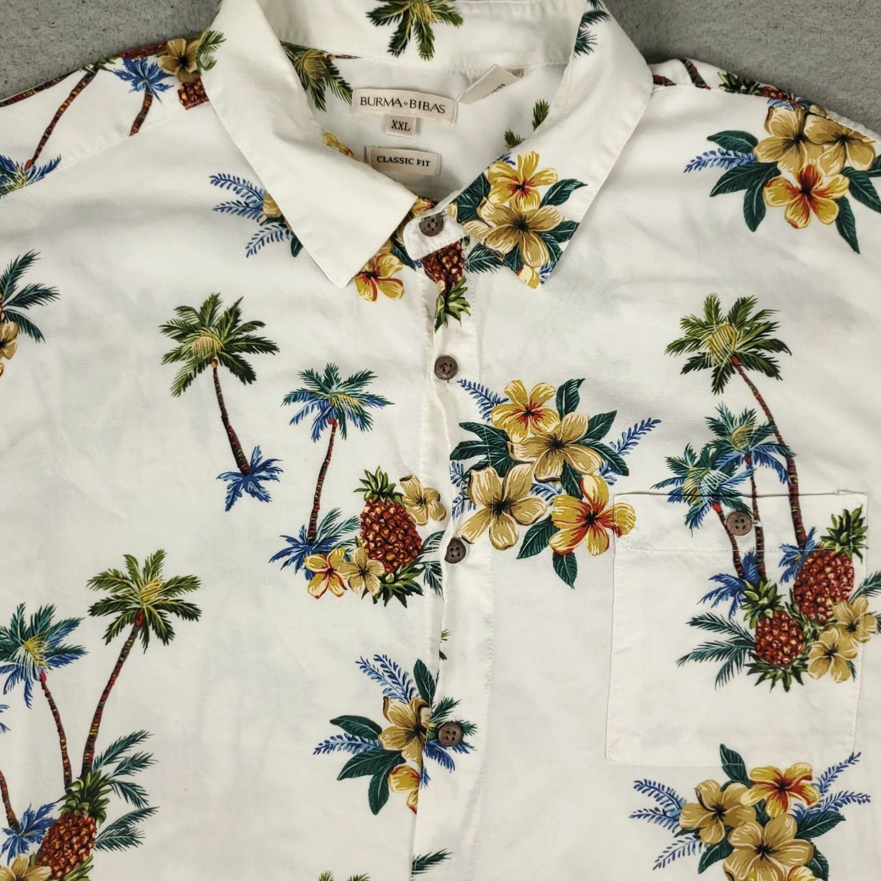 Vintage Burma Bibas Shirt Mens 2XL White Floral Rayon Button Up Short Sleeve Vintage? Size US XXL / EU 58 / 5 - 2 Thumbnail