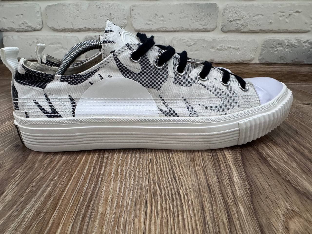 McQ Alexander McQueen McQ Alexander McQueen Men Swallow Plimsoll Sneakers Shoes Size US 10 / EU 43 - 14 Thumbnail