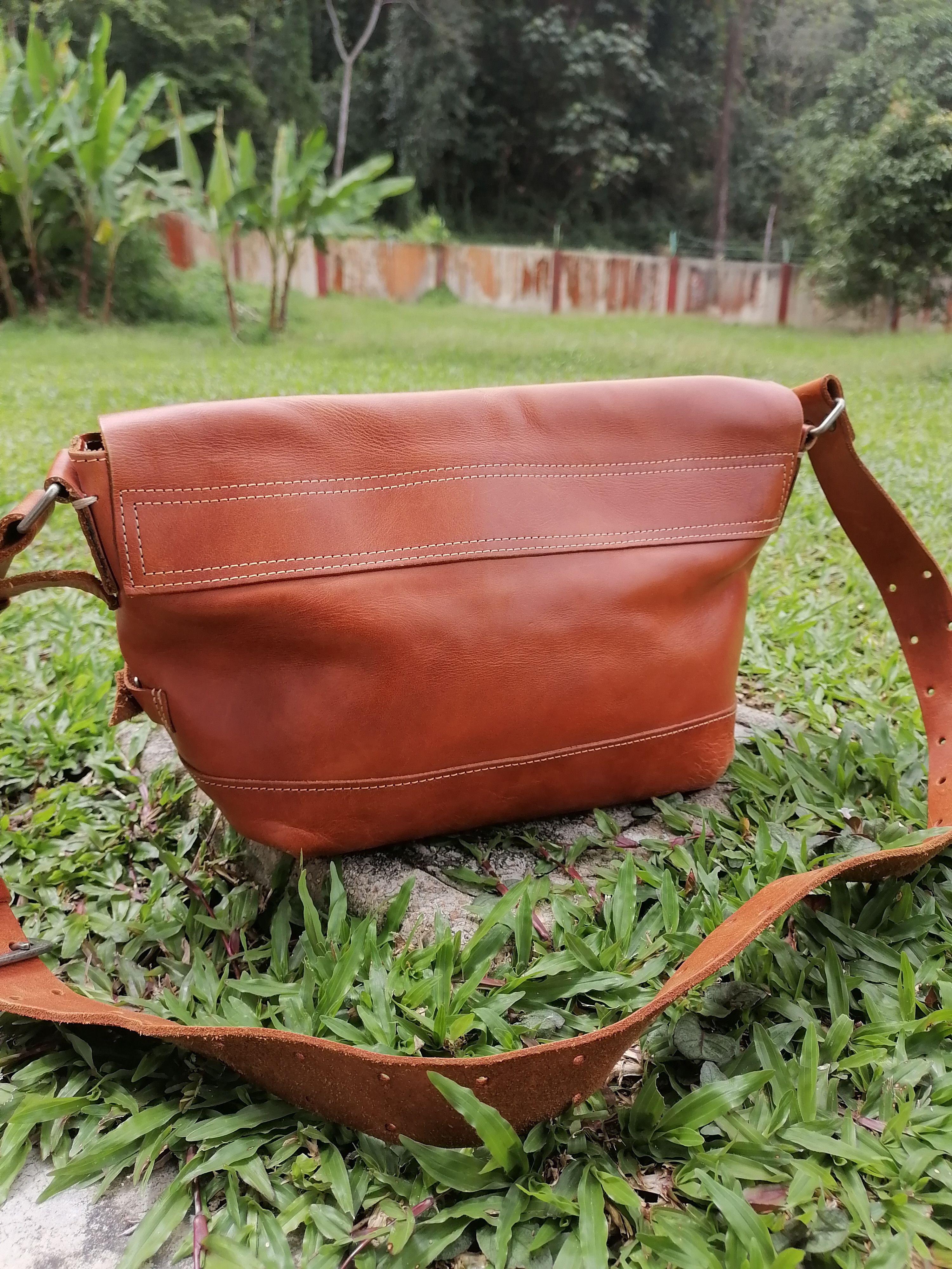 Japanese Brand Japan Leather Craft H 1203 Mano Fece Sling / Crossbody Bag Size ONE SIZE - 4 Thumbnail