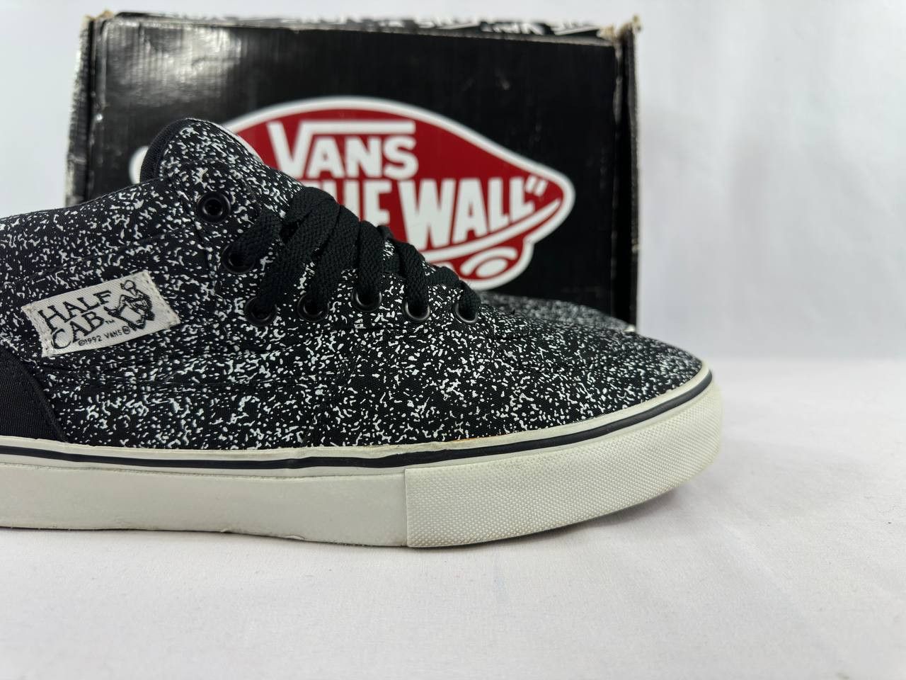 Supreme × Vans VANS Supreme HALF CAB TV Static Notebook 2009 Size US 10 / EU 43 - 3 Thumbnail