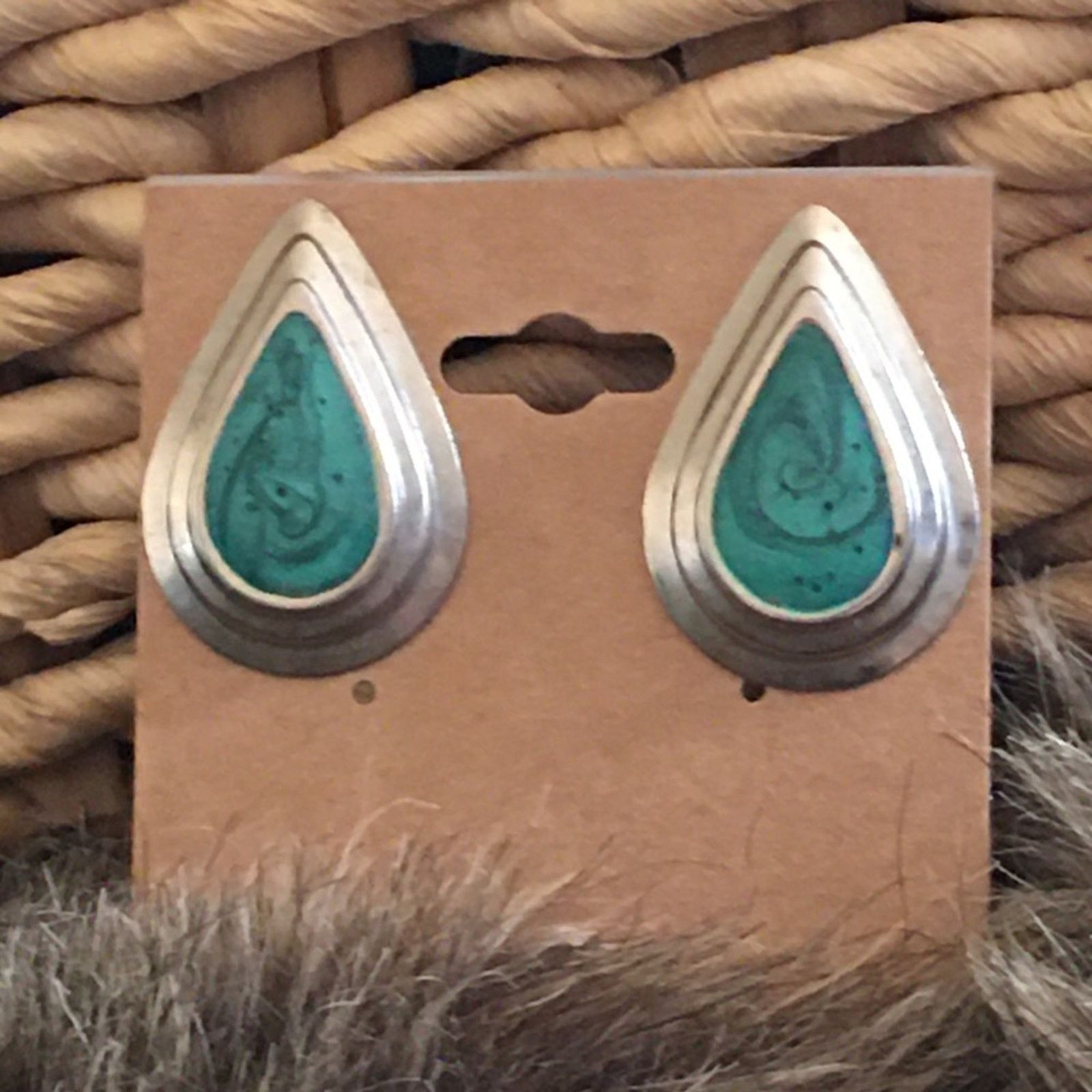 Vintage Vintage blue enamel silver tone clip on earrings Size ONE SIZE - 1 Thumbnail
